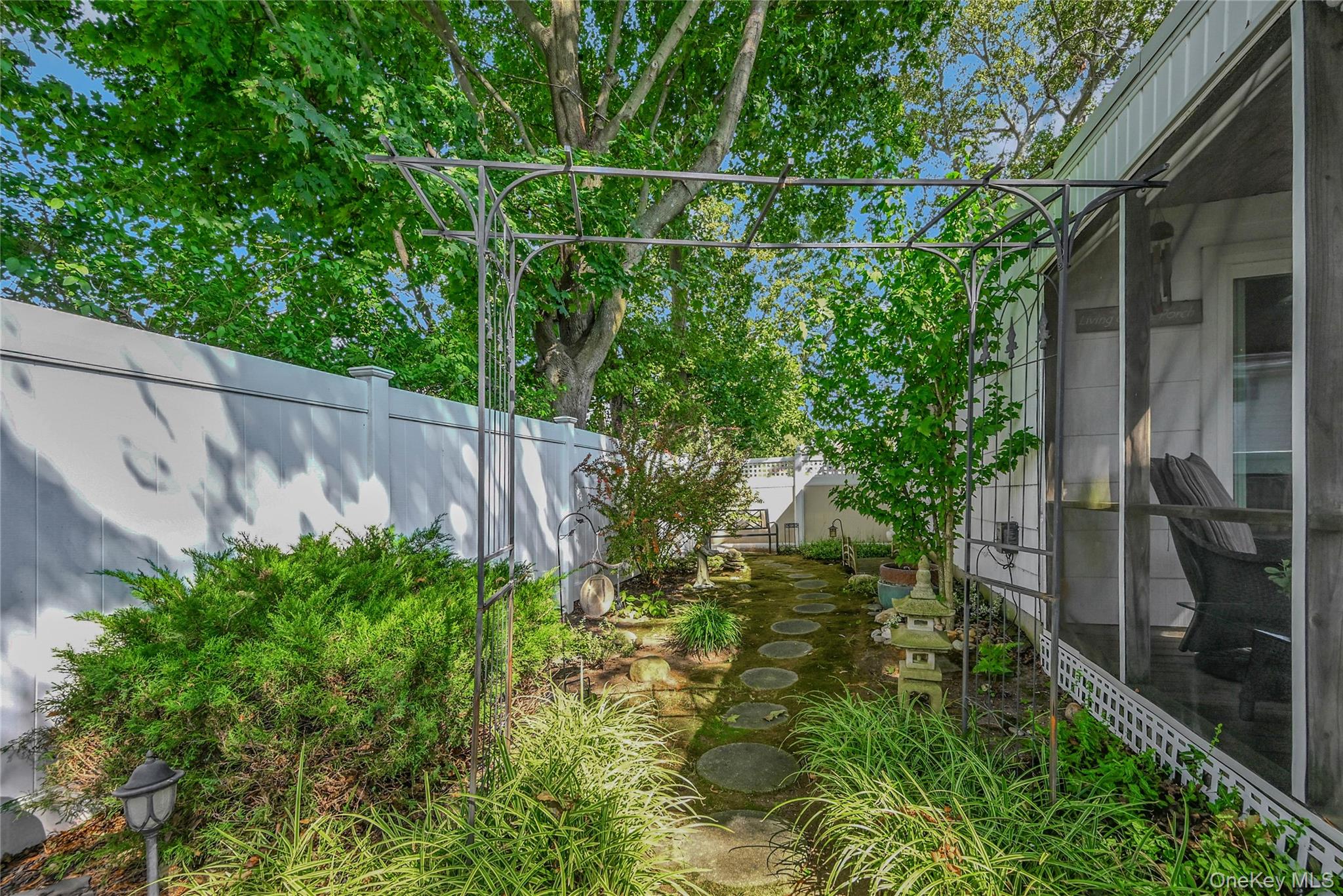 16 Wyant Avenue, Ronkonkoma, NY 11779