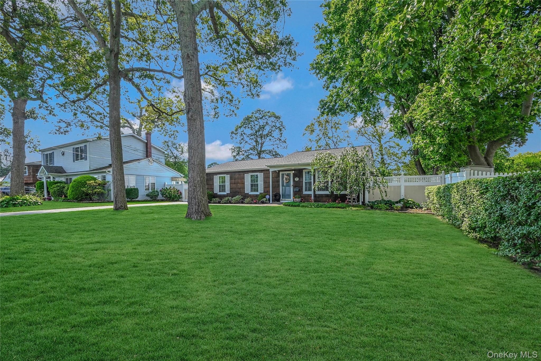 16 Wyant Avenue, Ronkonkoma, NY 11779