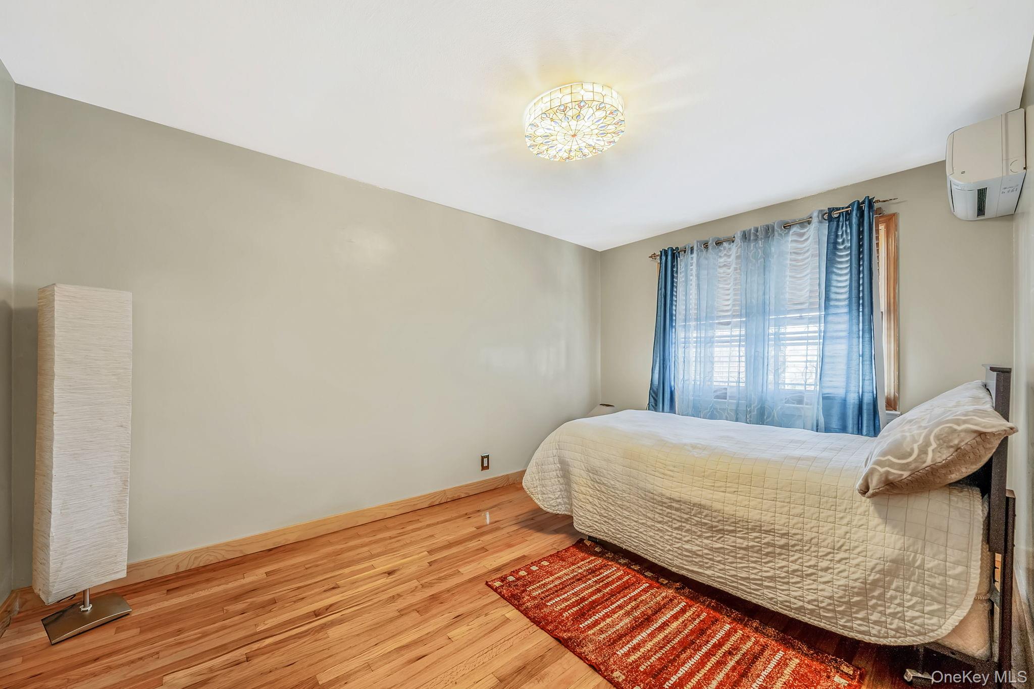 6002 80th Avenue, Glendale, NY 11385