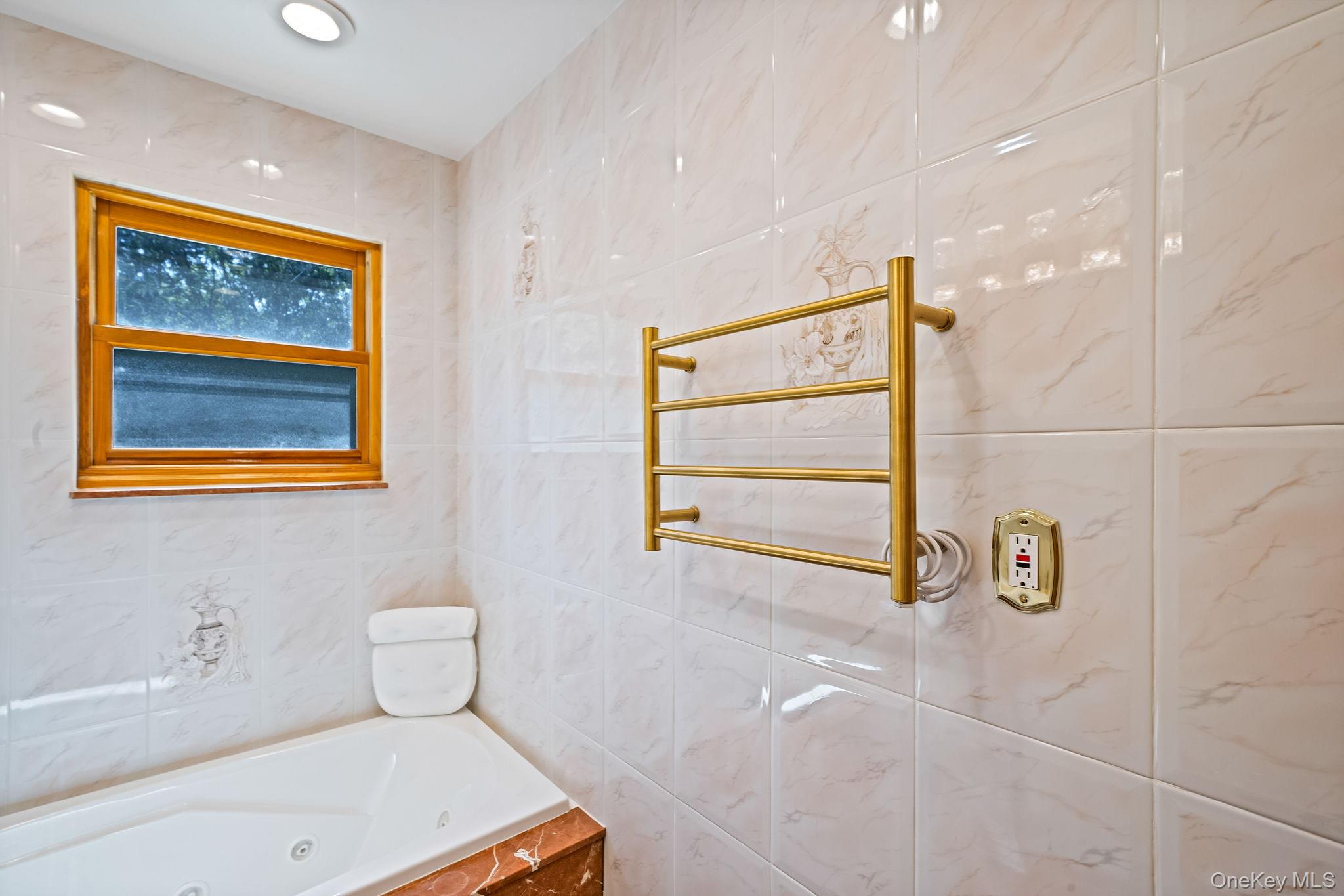 6002 80th Avenue, Glendale, NY 11385