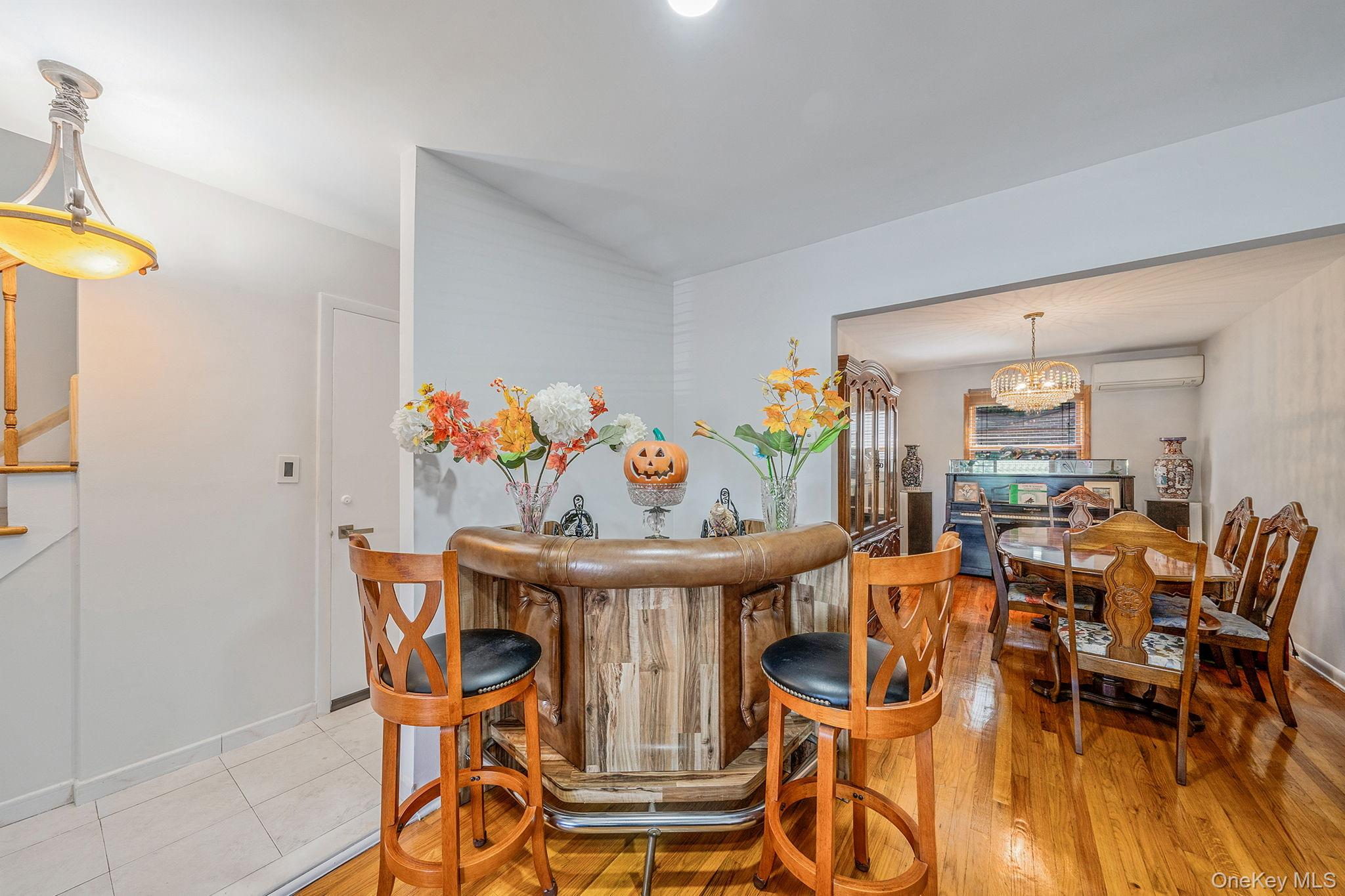 6002 80th Avenue, Glendale, NY 11385