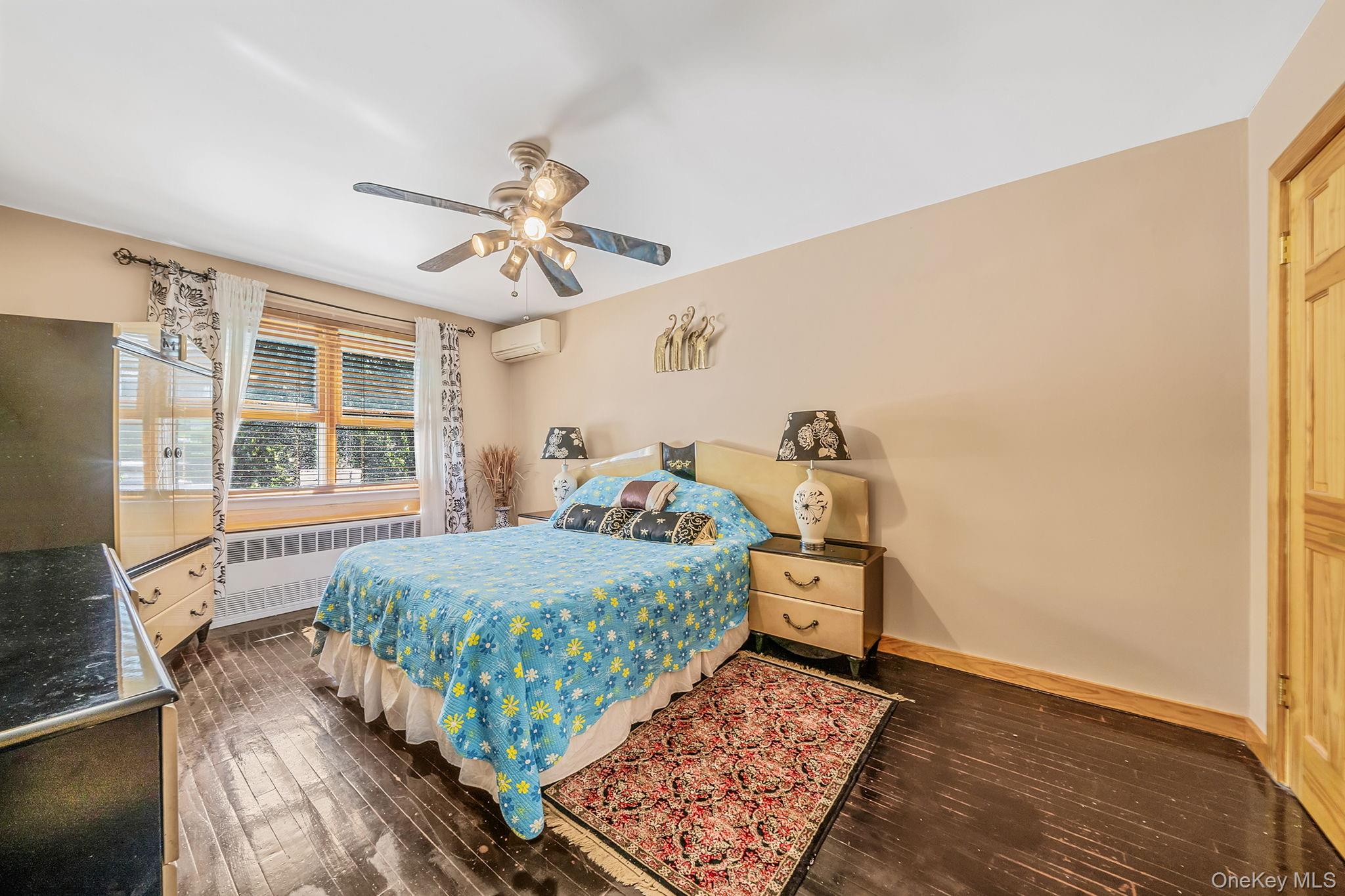 6002 80th Avenue, Glendale, NY 11385