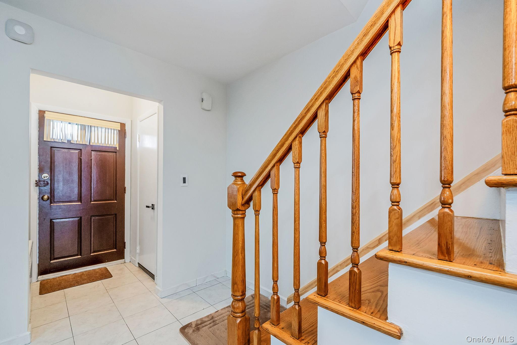 6002 80th Avenue, Glendale, NY 11385