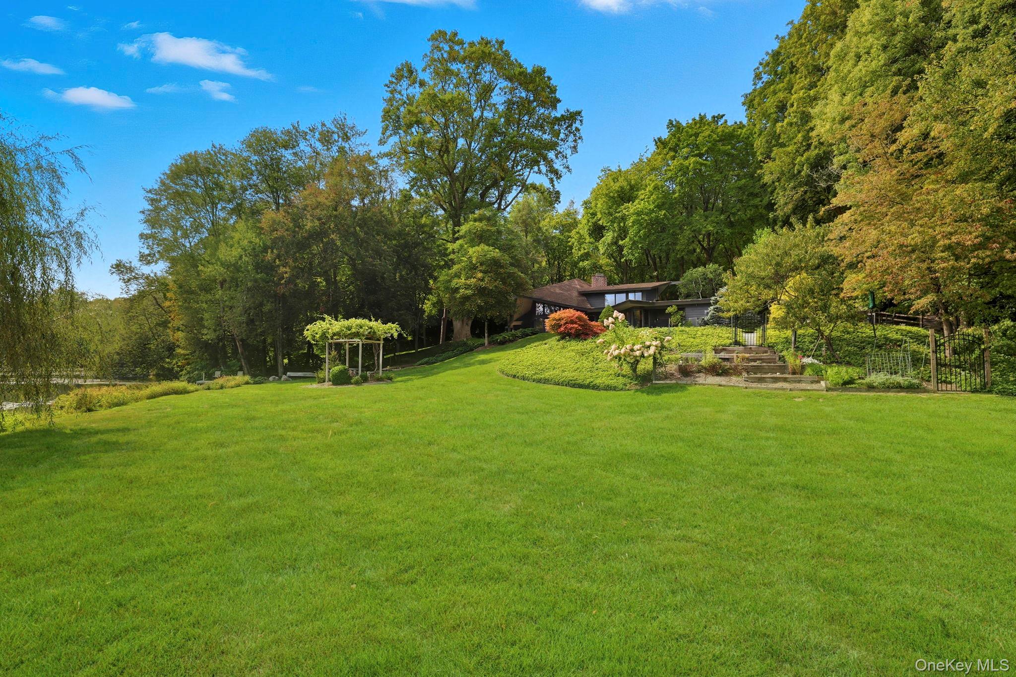 67 Banksville Road, Armonk, NY 10504