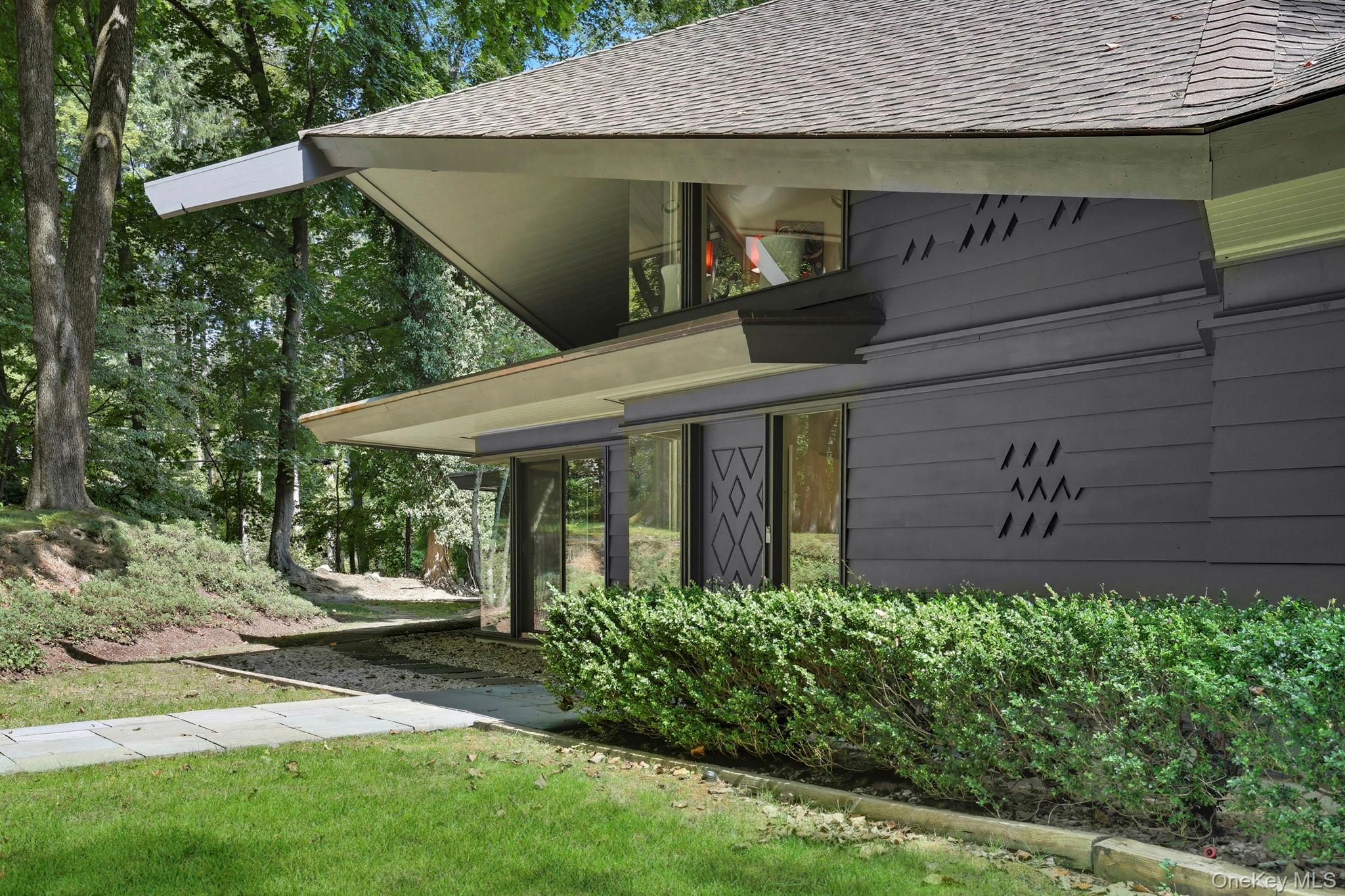 67 Banksville Road, Armonk, NY 10504