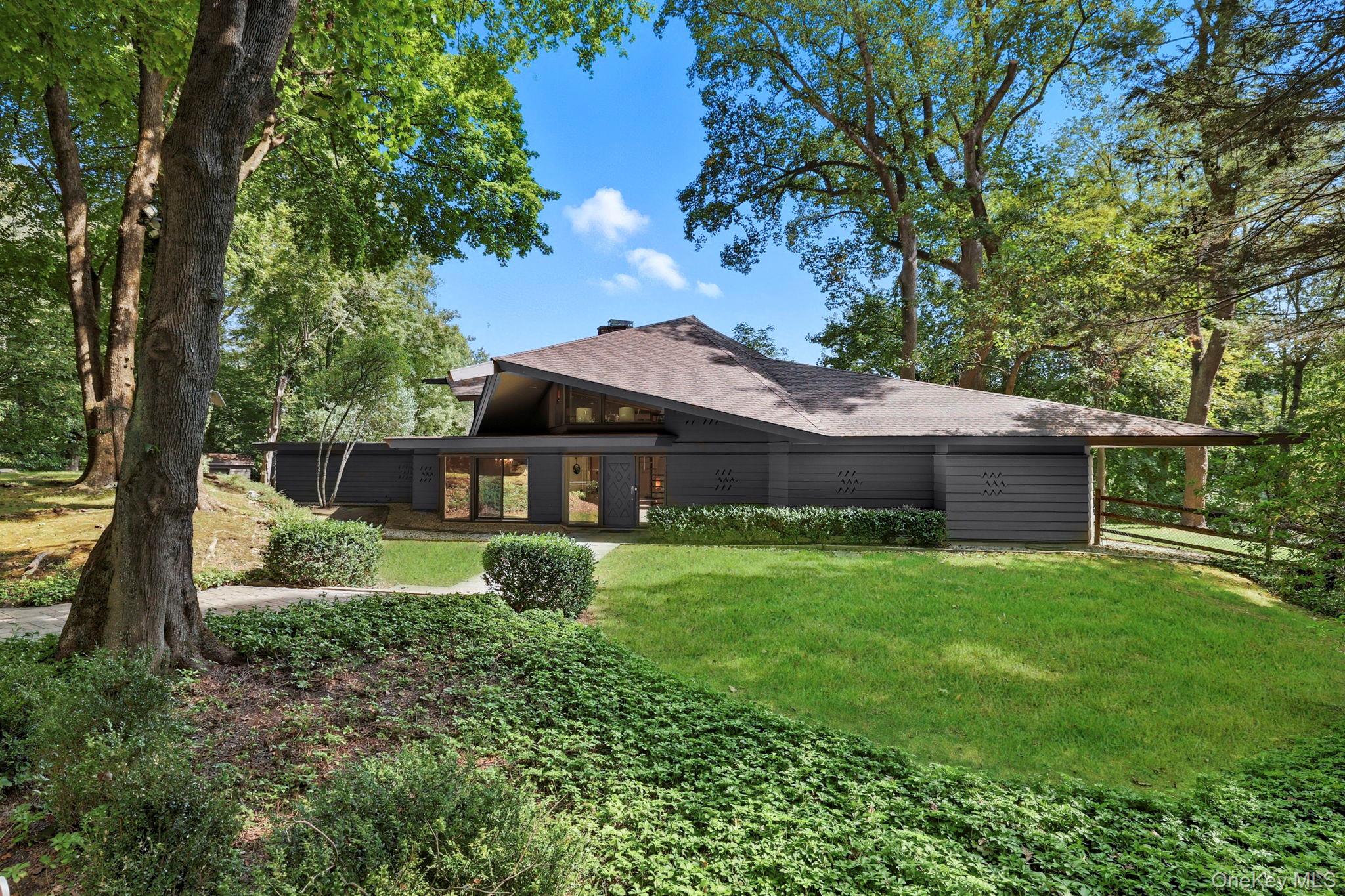 67 Banksville Road, Armonk, NY 10504