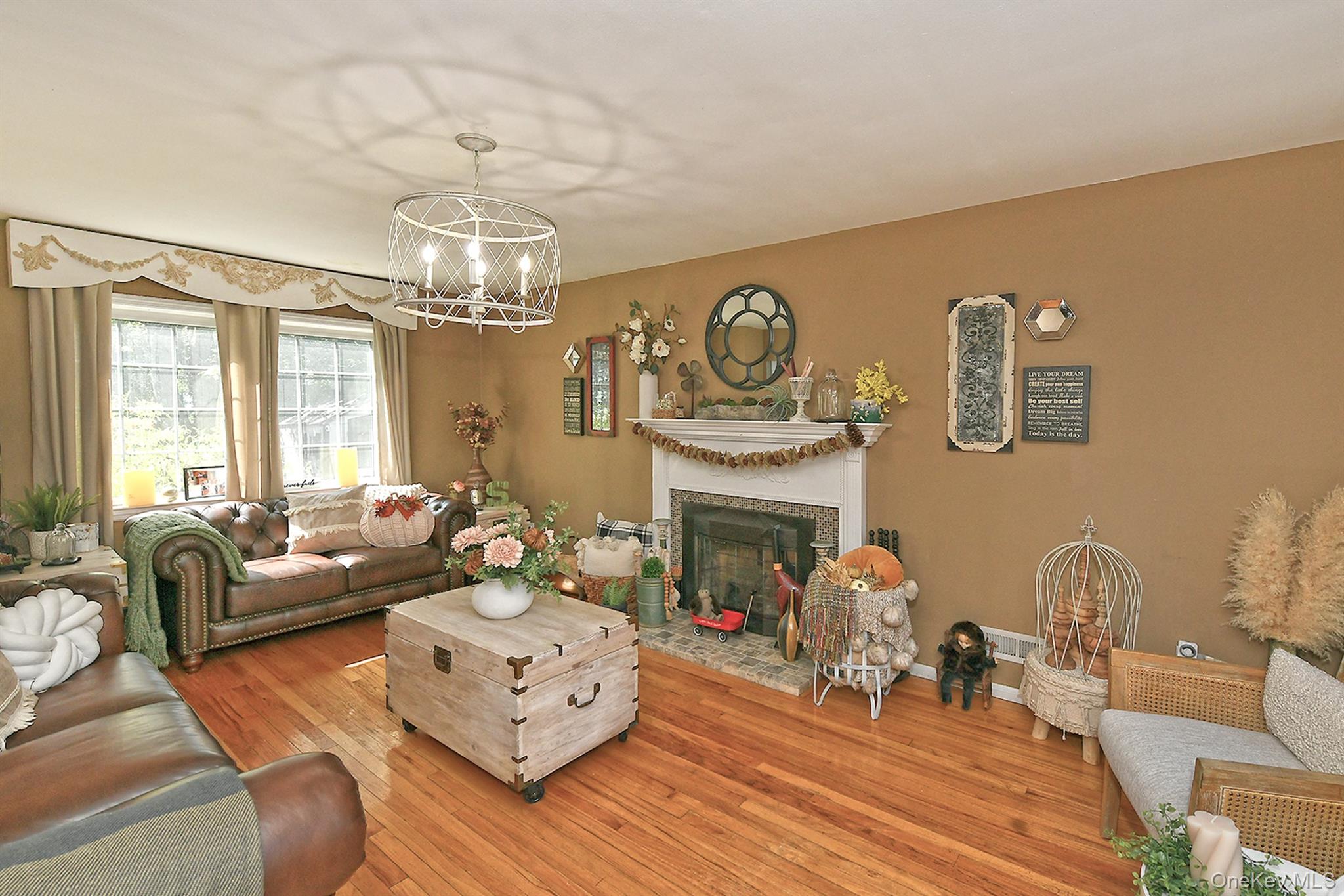 4 Cranford Road, Plainview, NY 11803