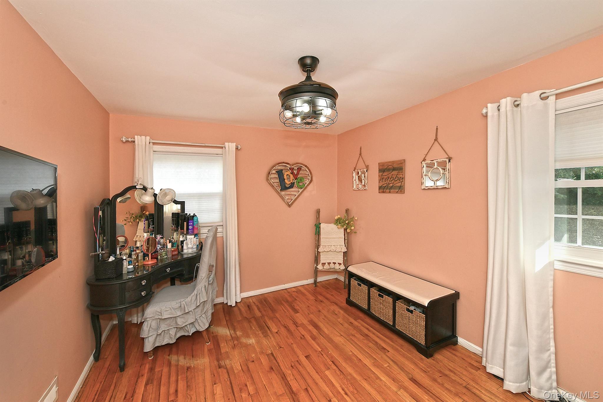 4 Cranford Road, Plainview, NY 11803