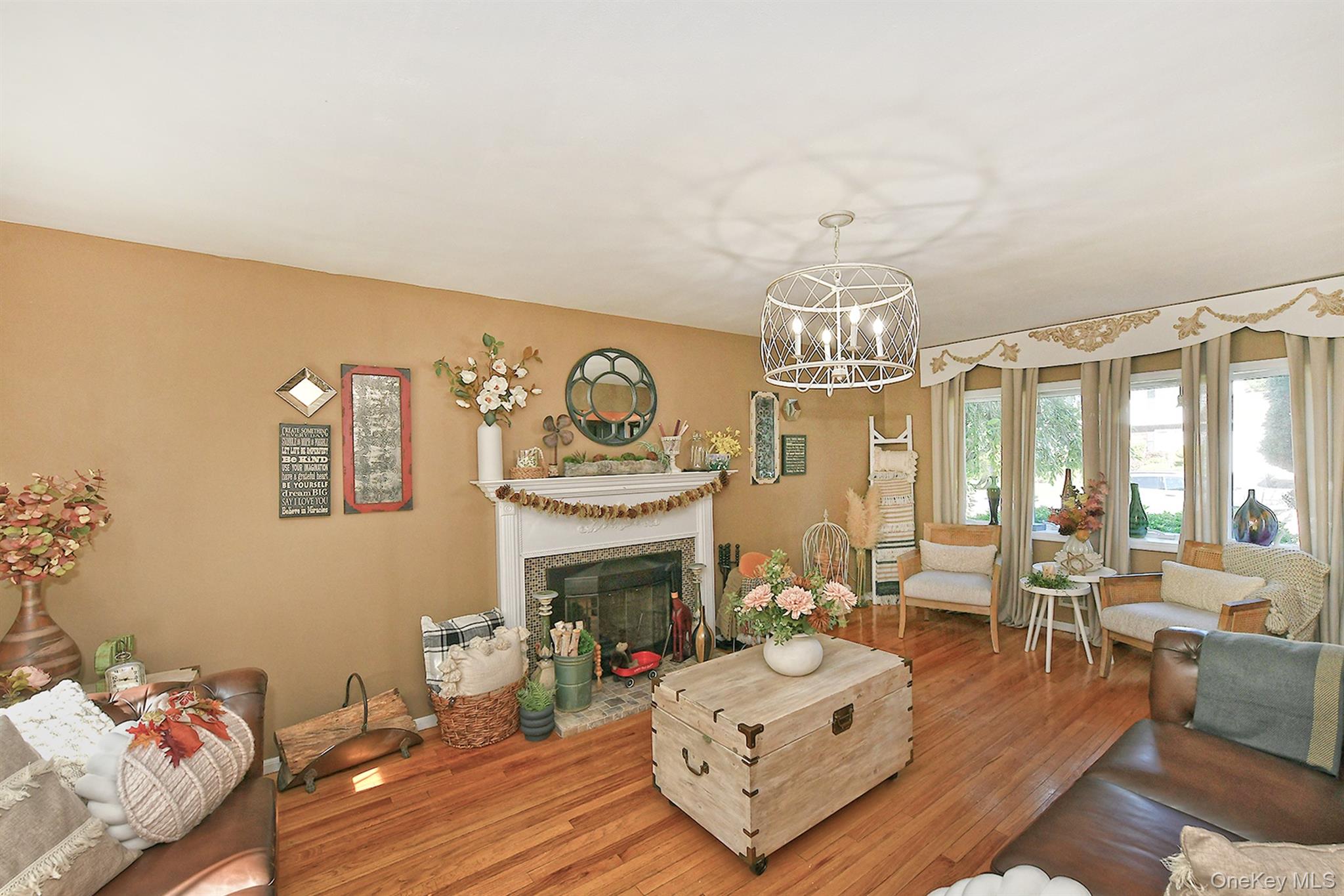 4 Cranford Road, Plainview, NY 11803