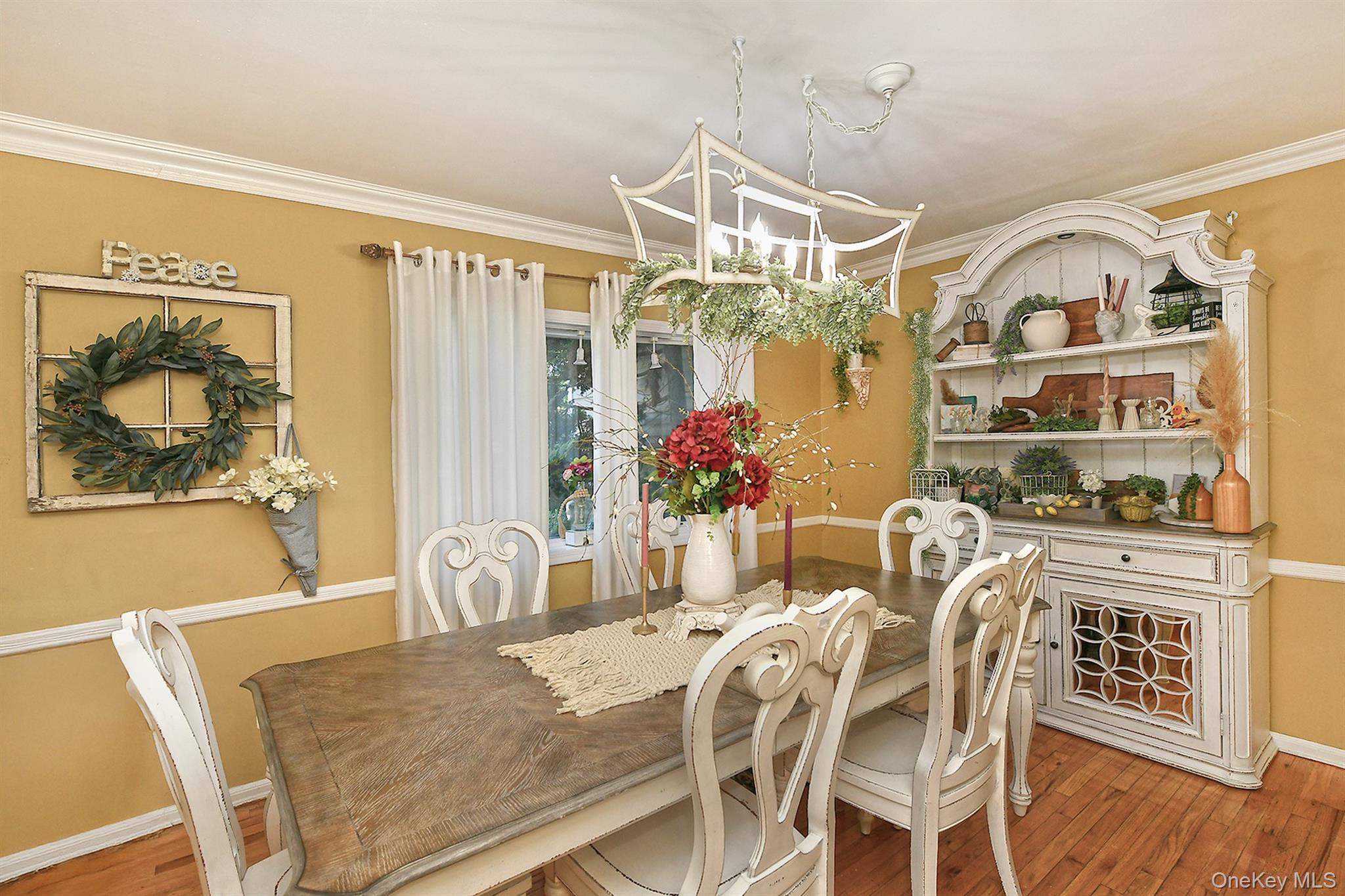 4 Cranford Road, Plainview, NY 11803