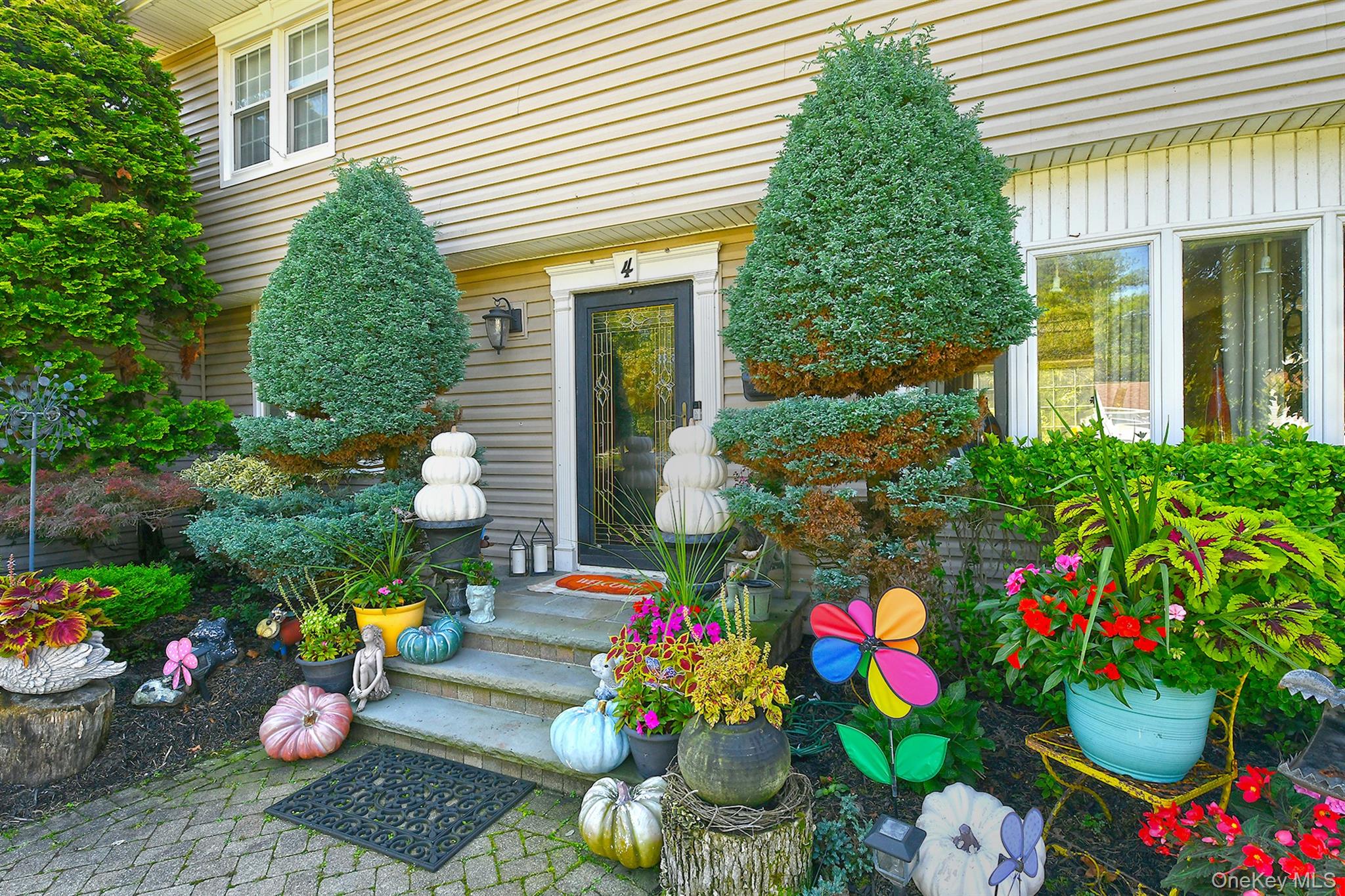 4 Cranford Road, Plainview, NY 11803