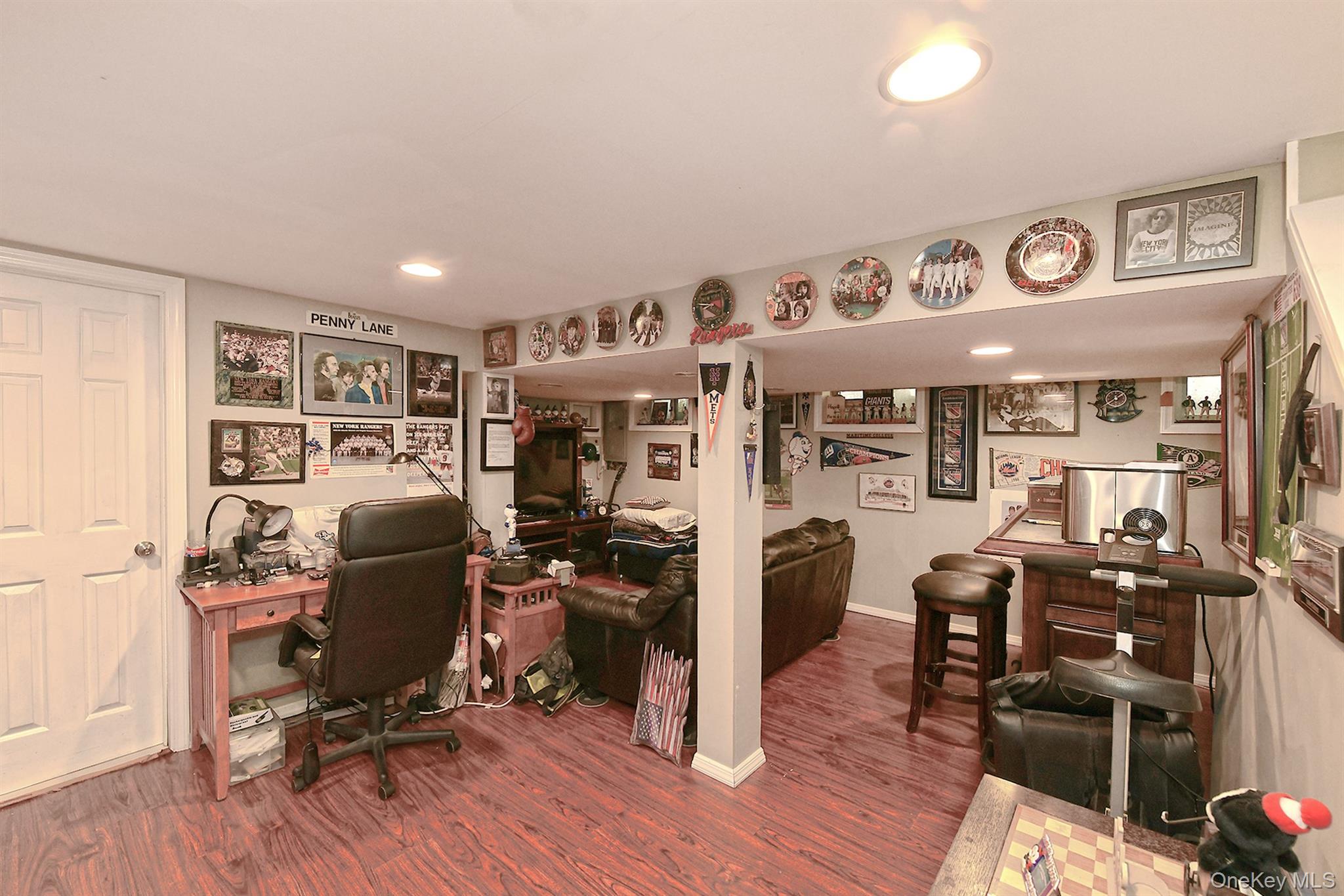 4 Cranford Road, Plainview, NY 11803