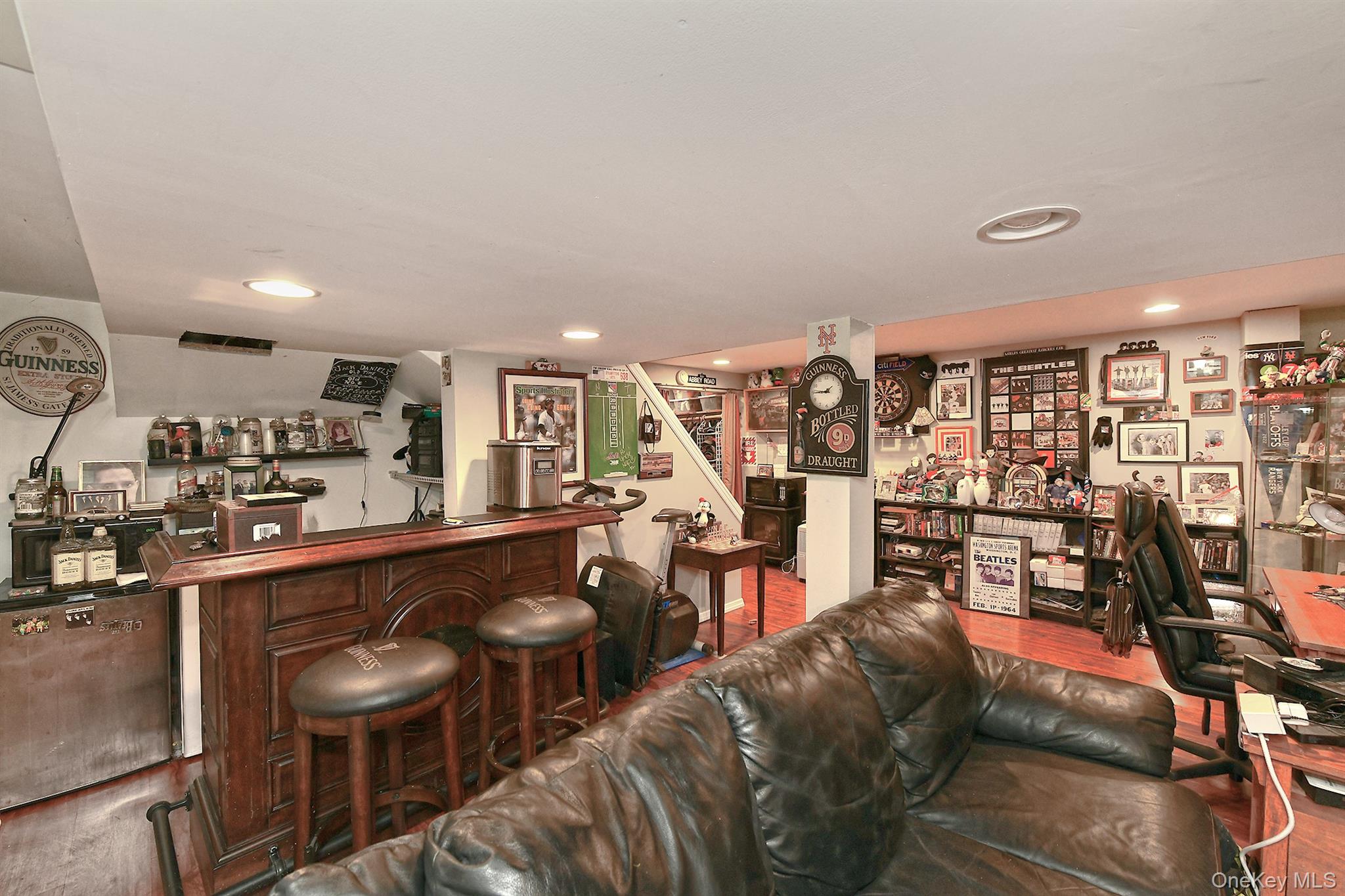 4 Cranford Road, Plainview, NY 11803