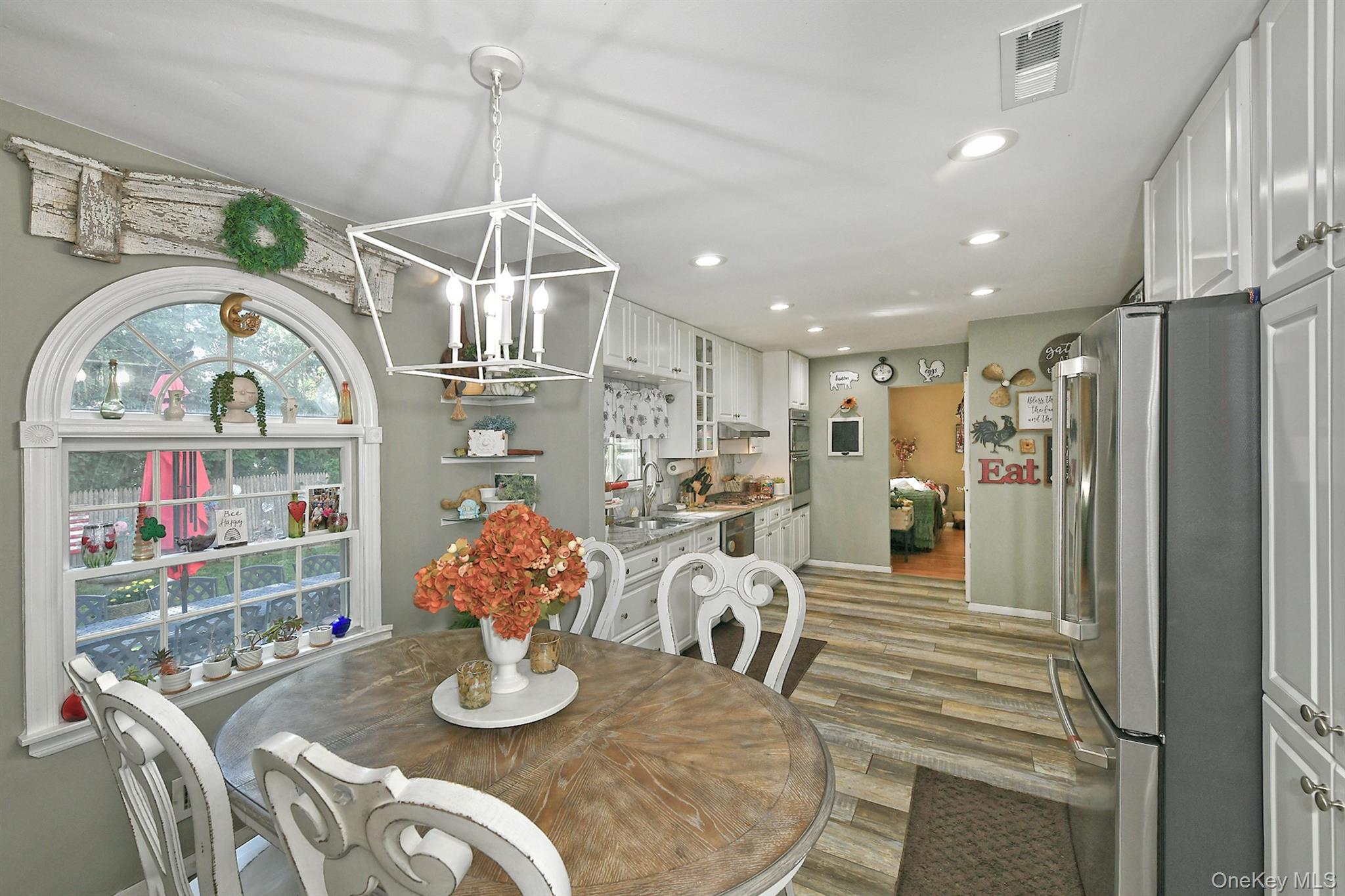 4 Cranford Road, Plainview, NY 11803