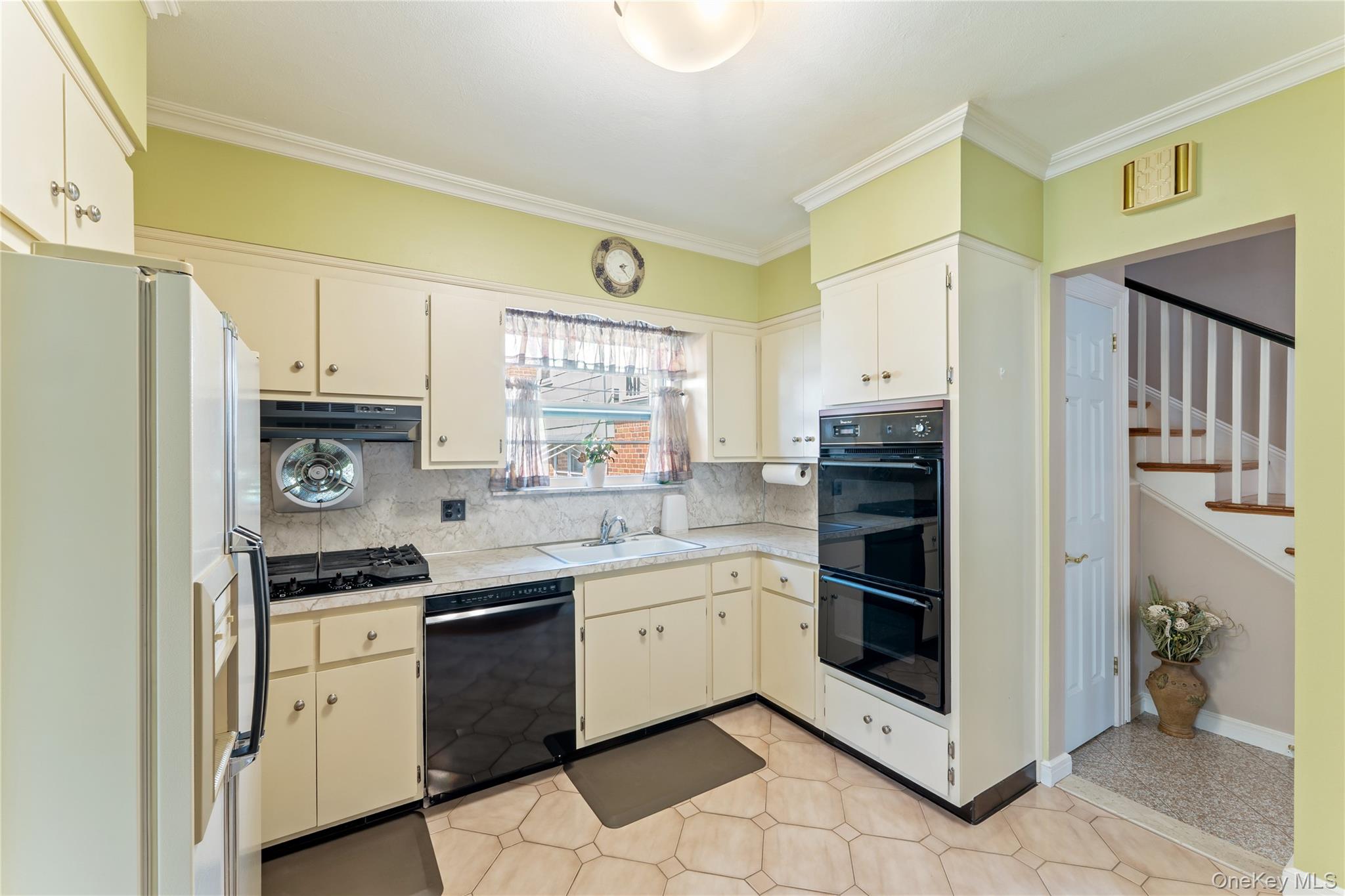 2914 162nd Street, Flushing, NY 11358