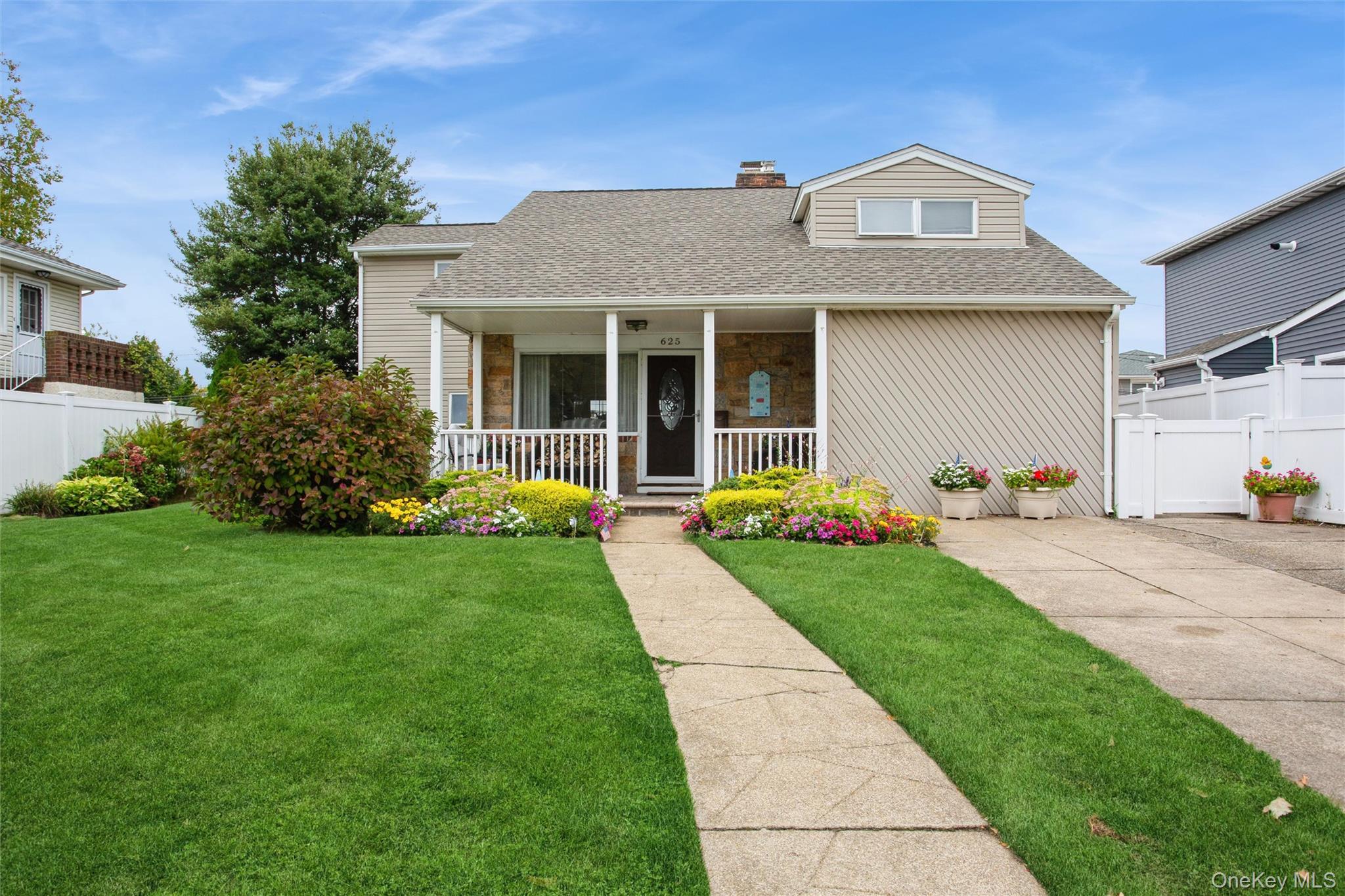 625 E Walnut Street, Long Beach, NY 11561