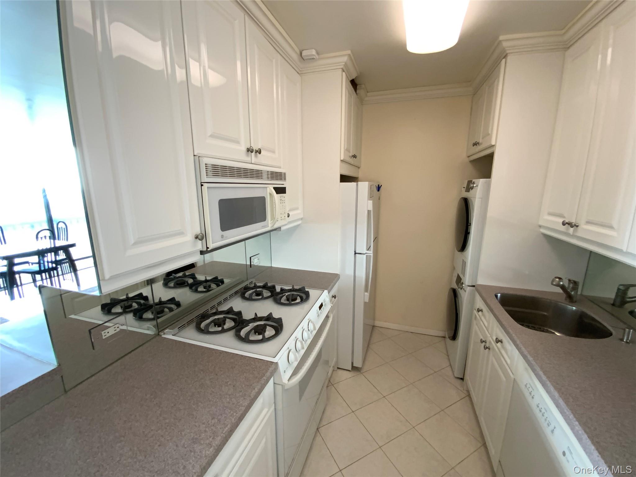 27110 Grand Central Parkway # 9T, Floral Park, NY 11005