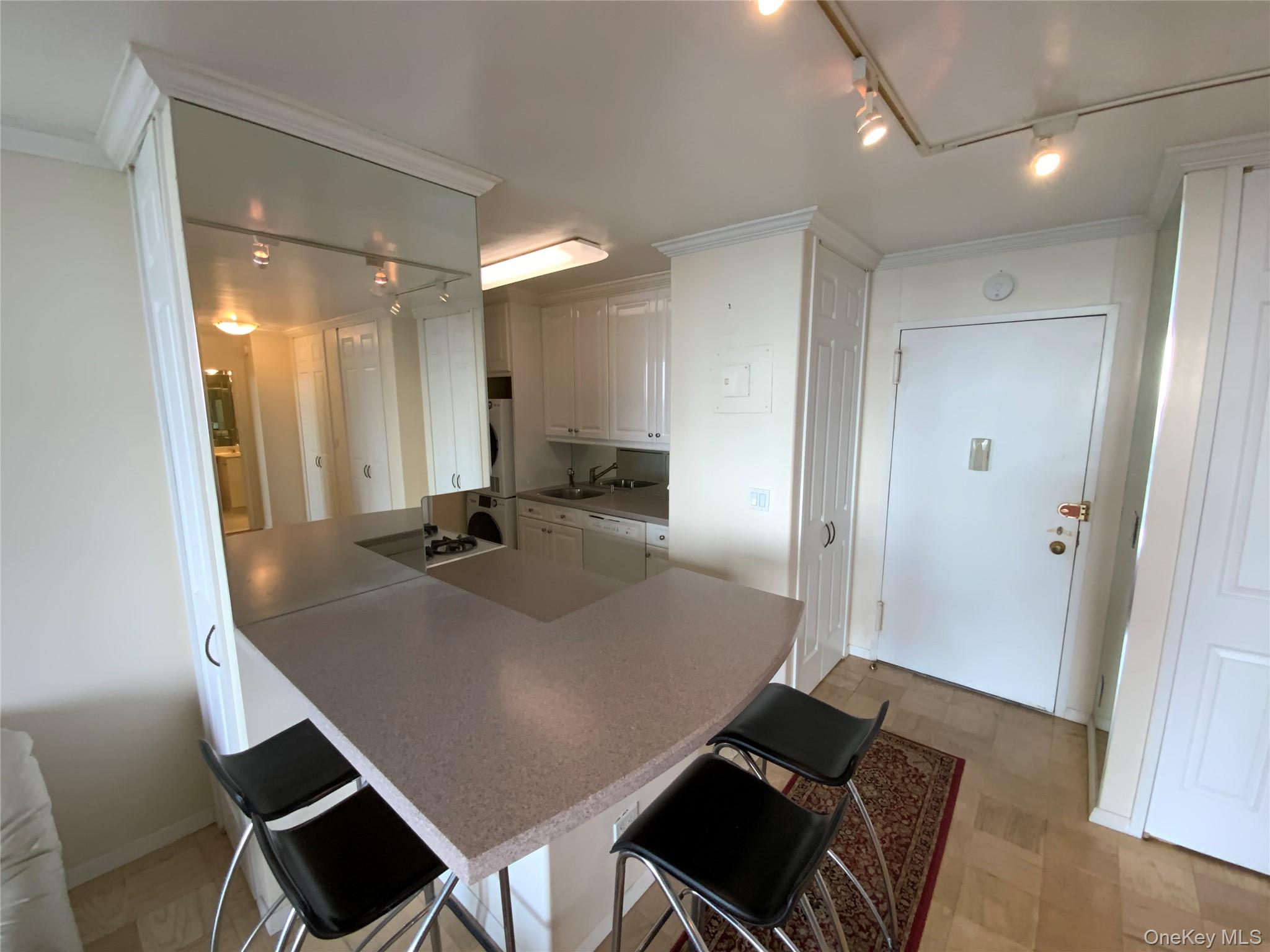 27110 Grand Central Parkway # 9T, Floral Park, NY 11005