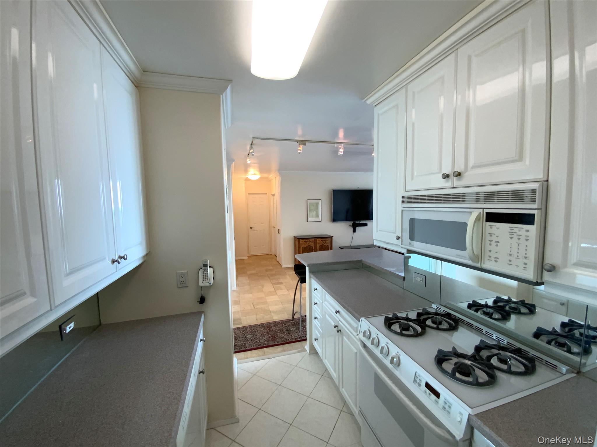 27110 Grand Central Parkway # 9T, Floral Park, NY 11005