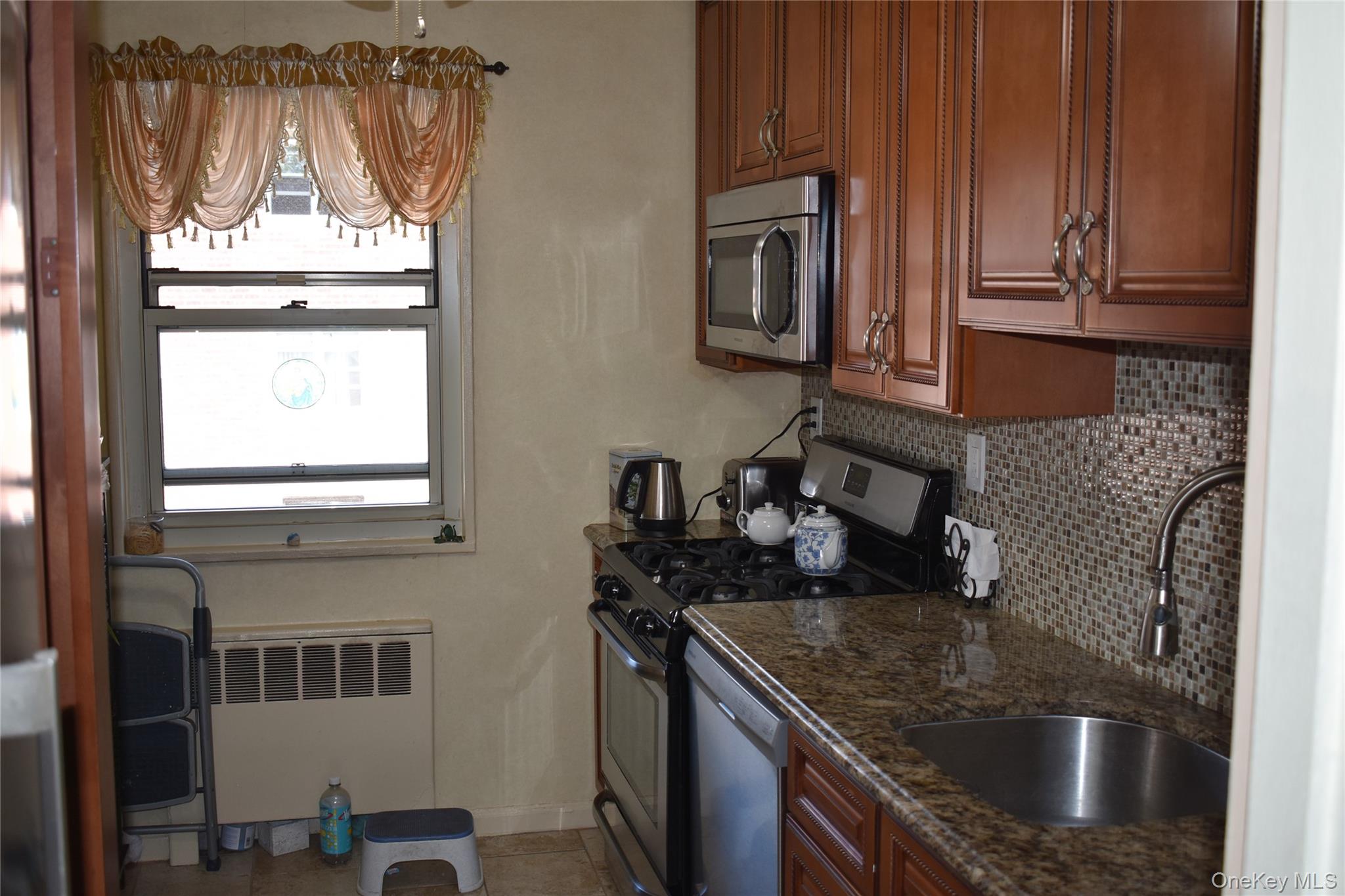 26 DeHaven Drive # 2D, Yonkers, NY 10703