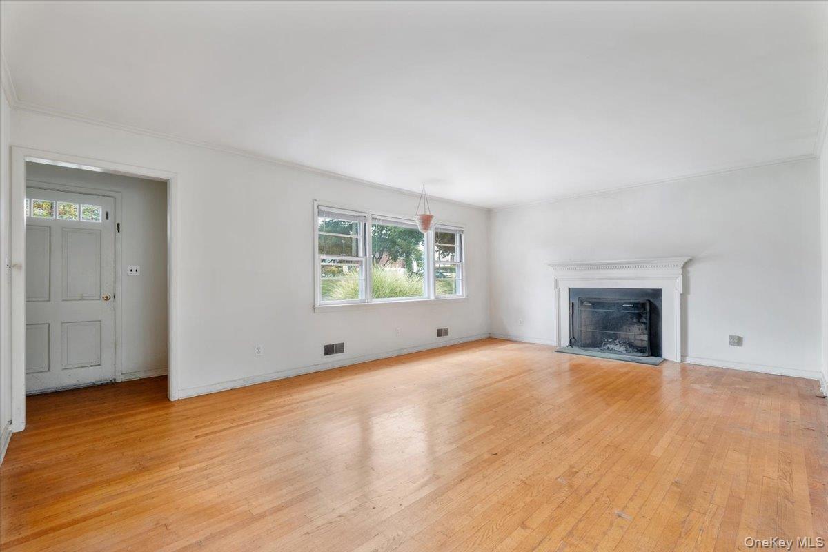 7 Fountain Drive, Valhalla, NY 10595