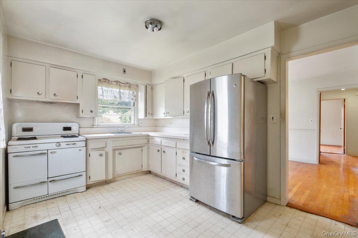 7 Fountain Drive, Valhalla, NY 10595