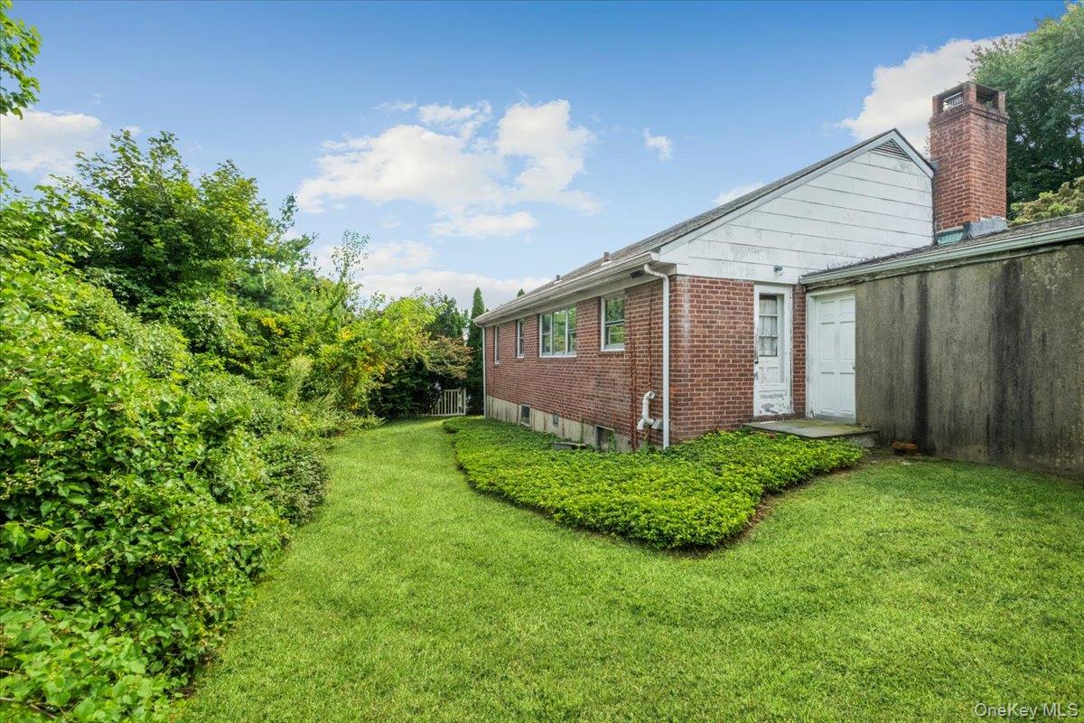 7 Fountain Drive, Valhalla, NY 10595