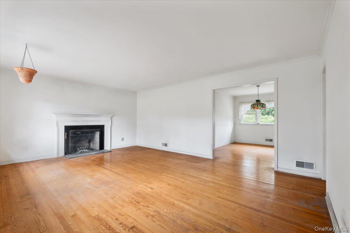 7 Fountain Drive, Valhalla, NY 10595