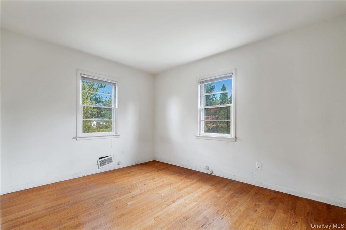 7 Fountain Drive, Valhalla, NY 10595