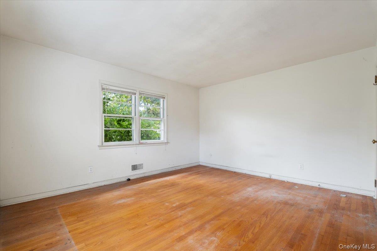 7 Fountain Drive, Valhalla, NY 10595