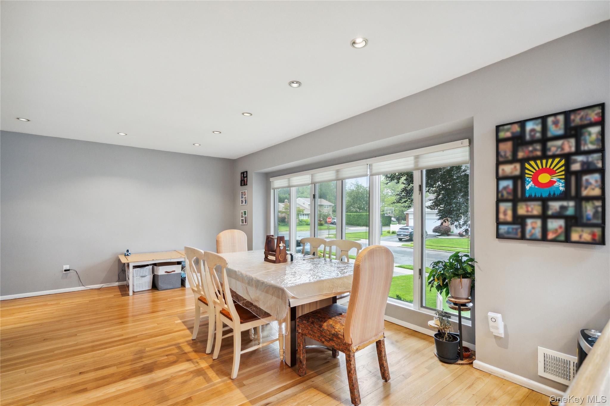 11 Robin Lane, Plainview, NY 11803