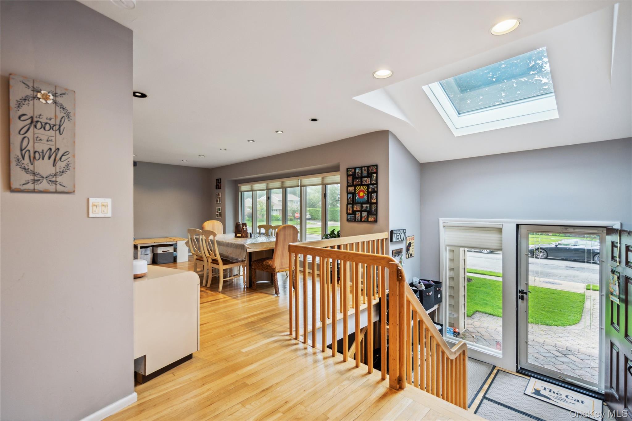 11 Robin Lane, Plainview, NY 11803