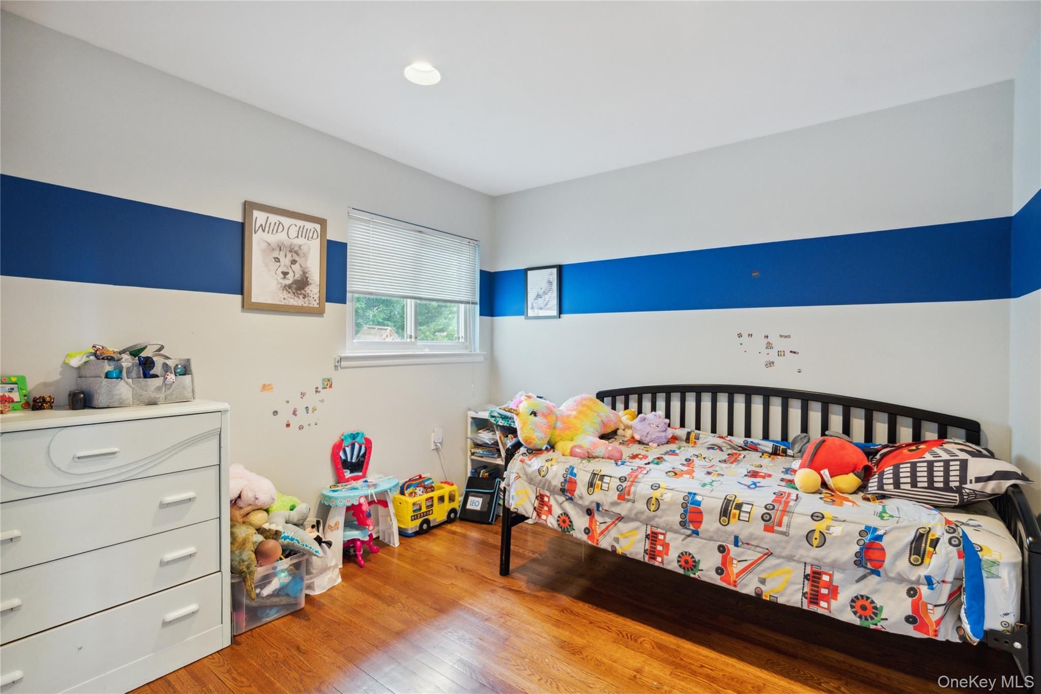 11 Robin Lane, Plainview, NY 11803