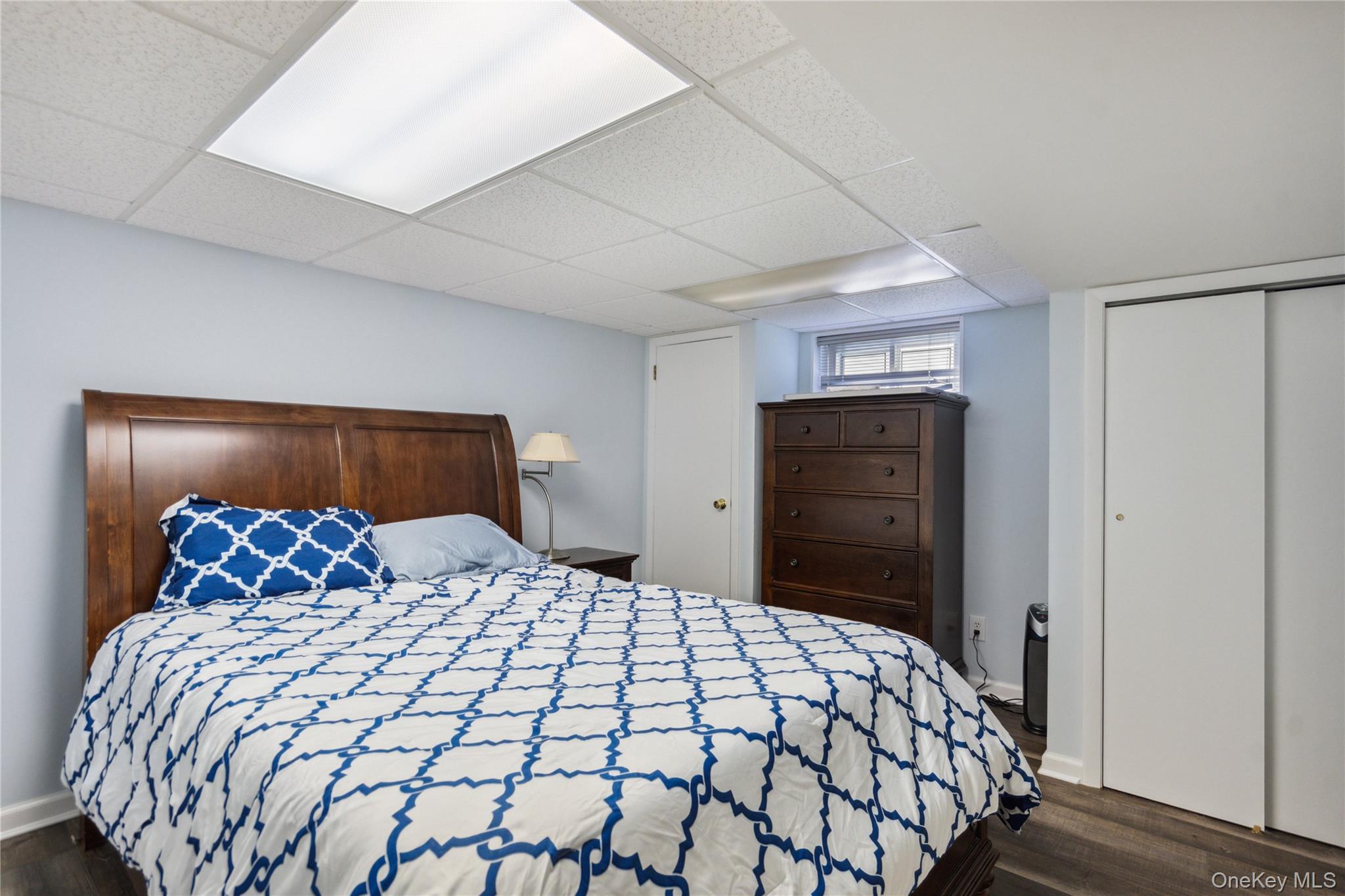 11 Robin Lane, Plainview, NY 11803