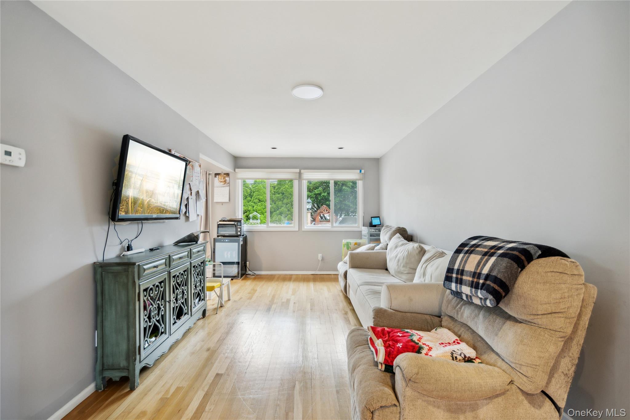 11 Robin Lane, Plainview, NY 11803