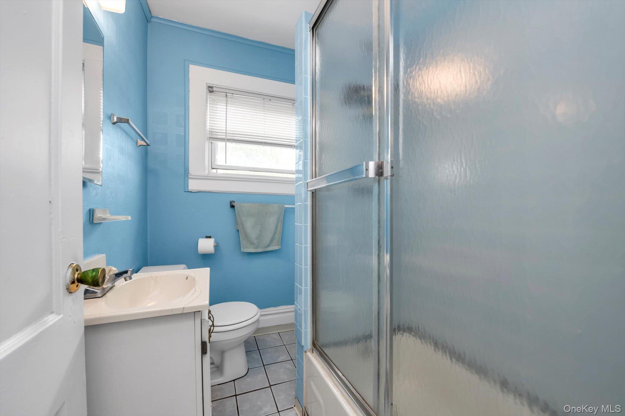 230 Broadway, Lynbrook, NY 11563