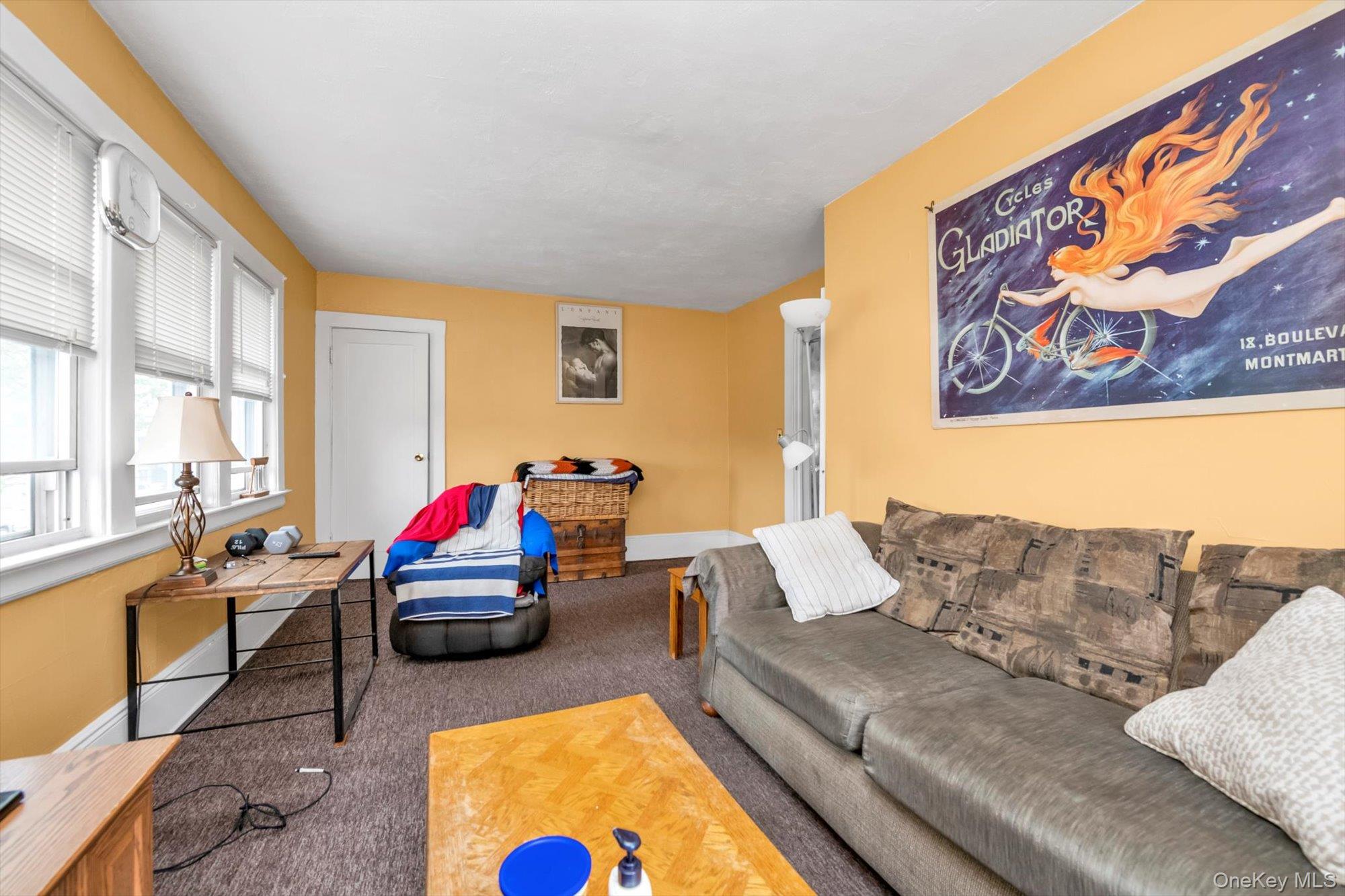 230 Broadway, Lynbrook, NY 11563