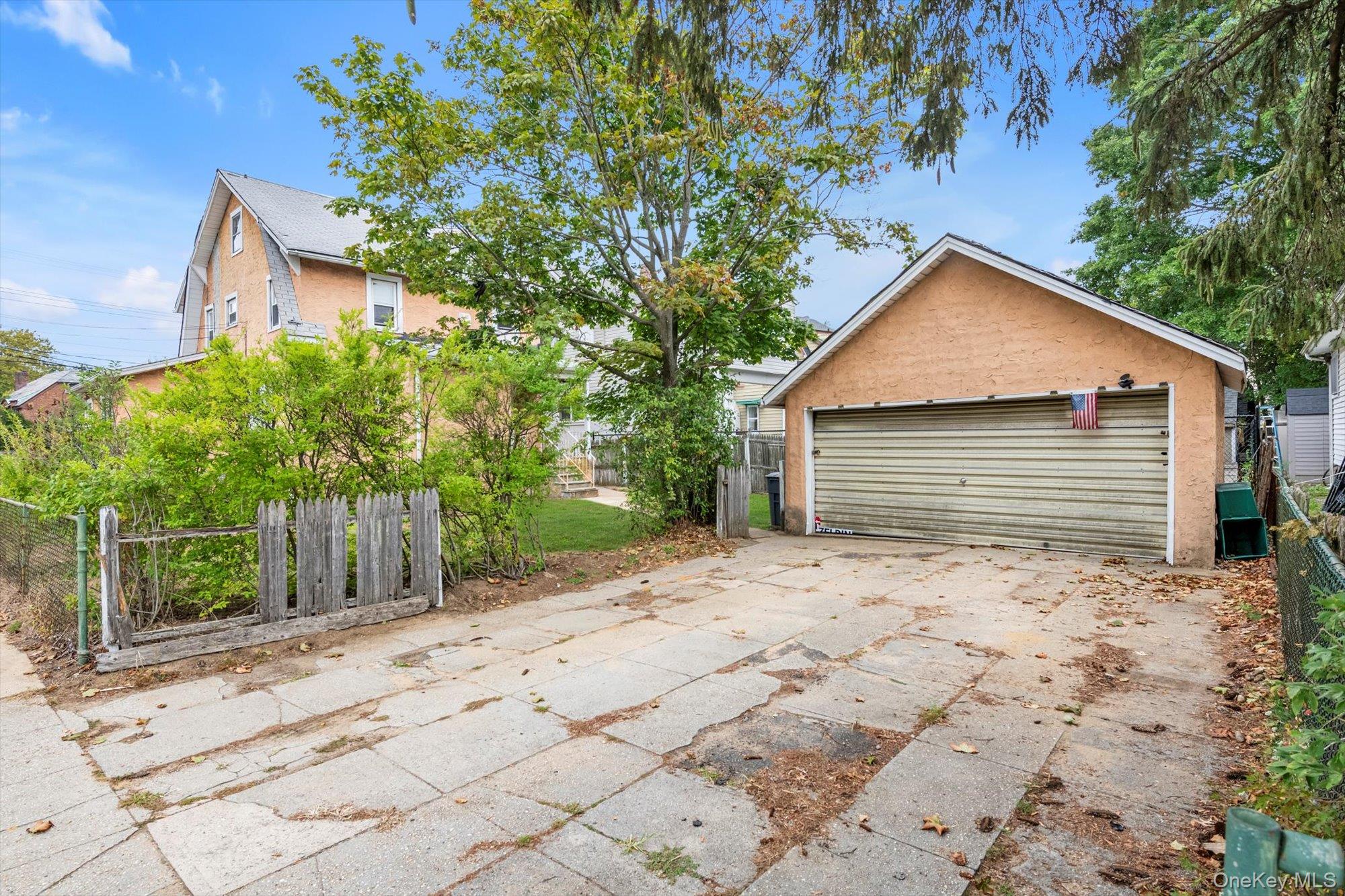 230 Broadway, Lynbrook, NY 11563