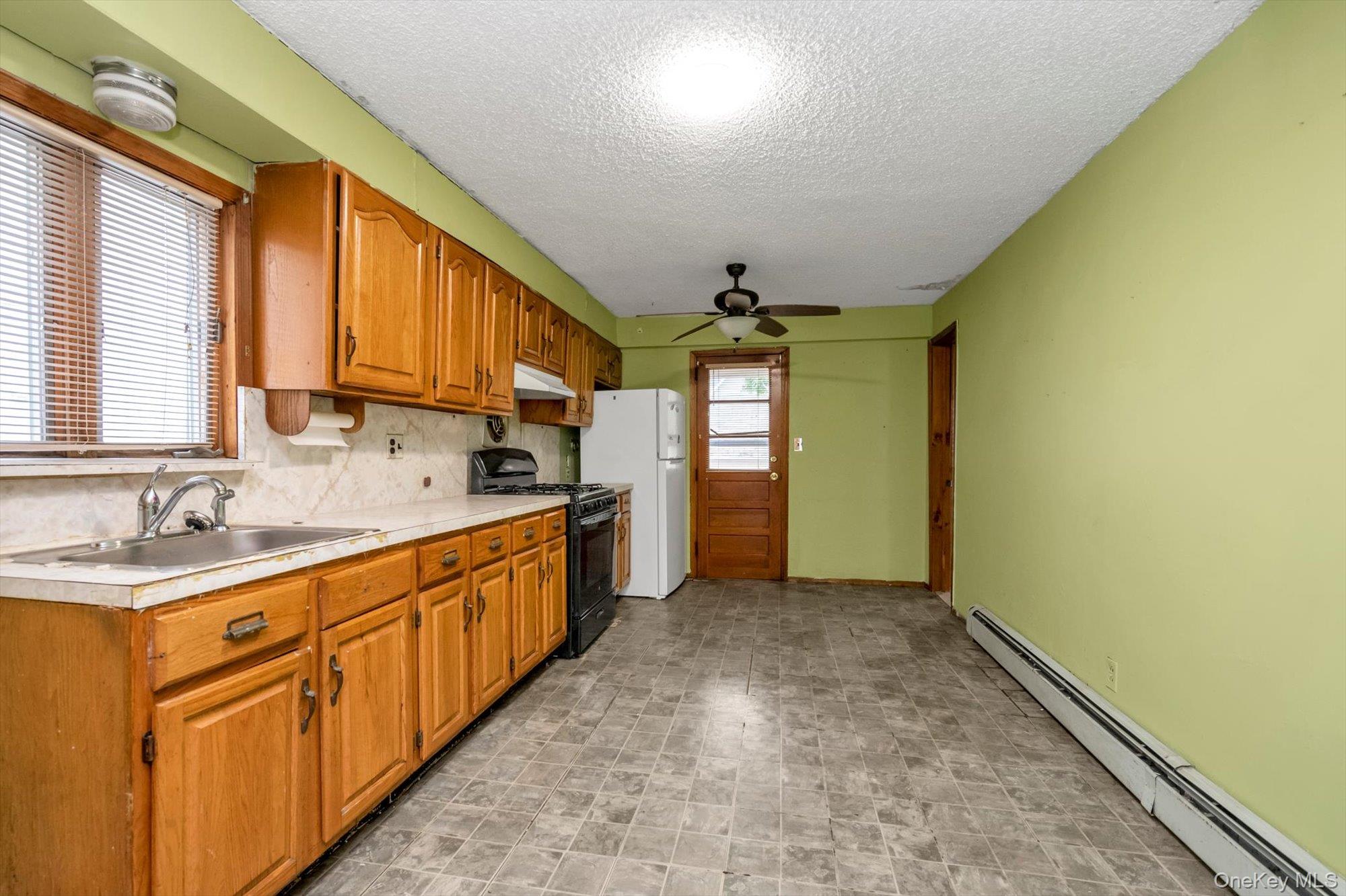 230 Broadway, Lynbrook, NY 11563