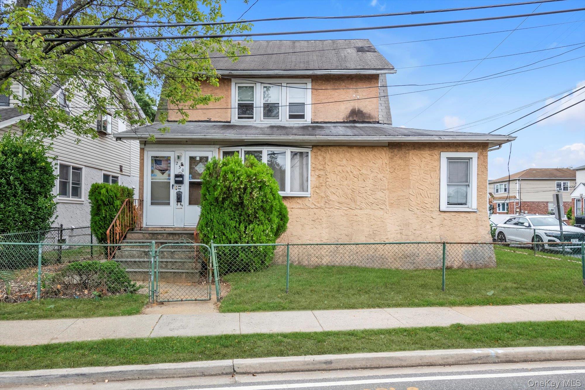 230 Broadway, Lynbrook, NY 11563