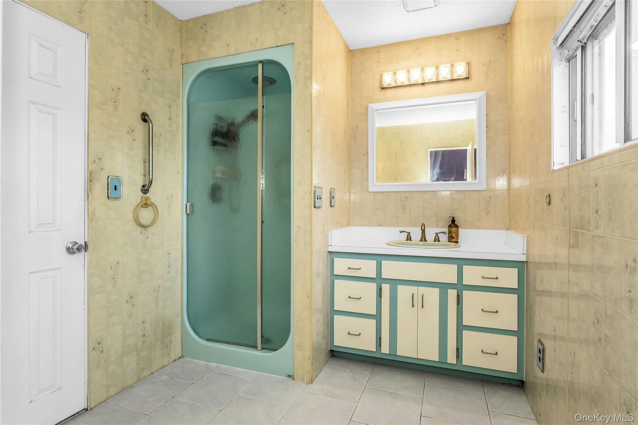 2479 Tonquin Street, East Meadow, NY 11554