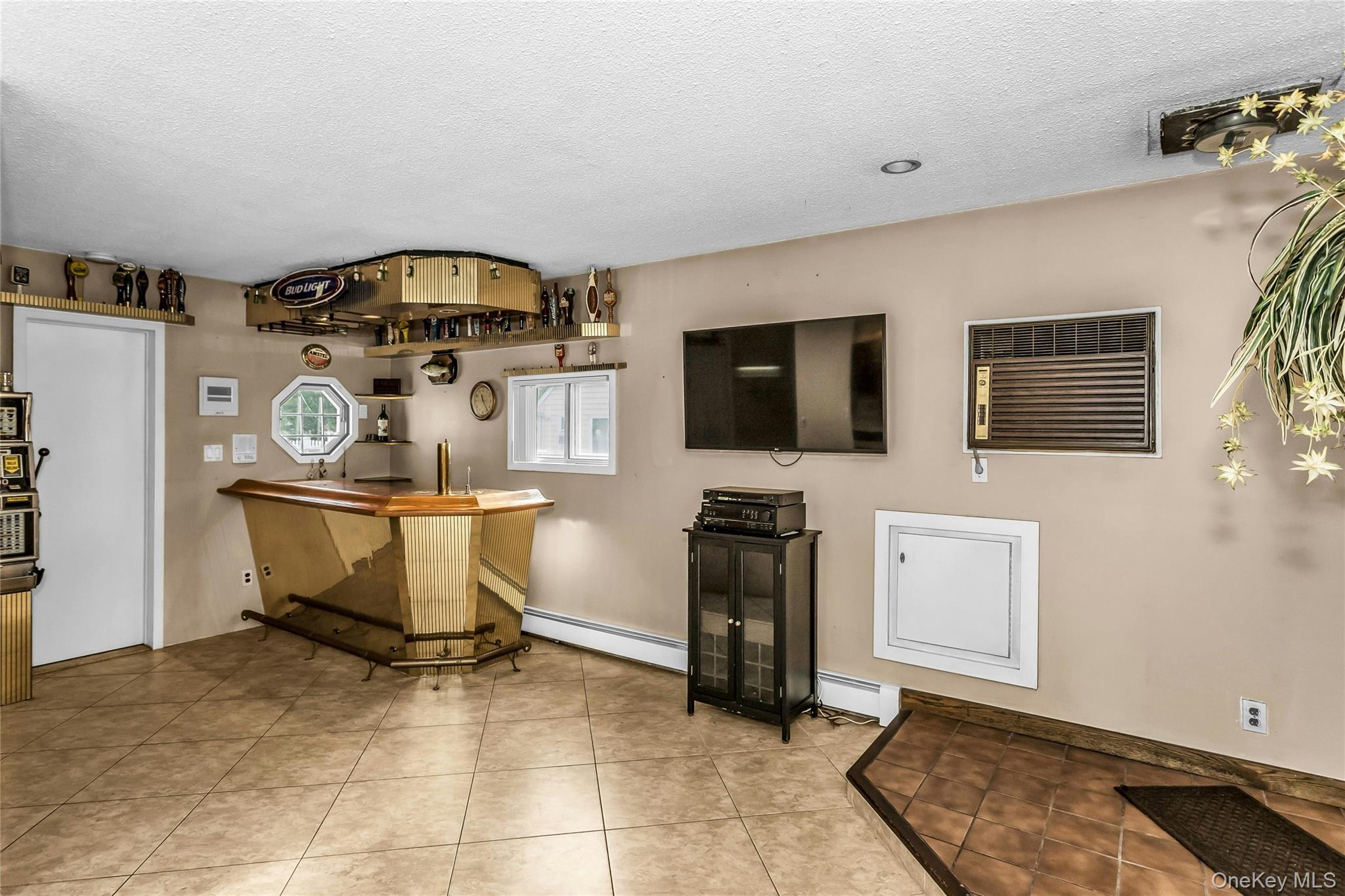 2479 Tonquin Street, East Meadow, NY 11554