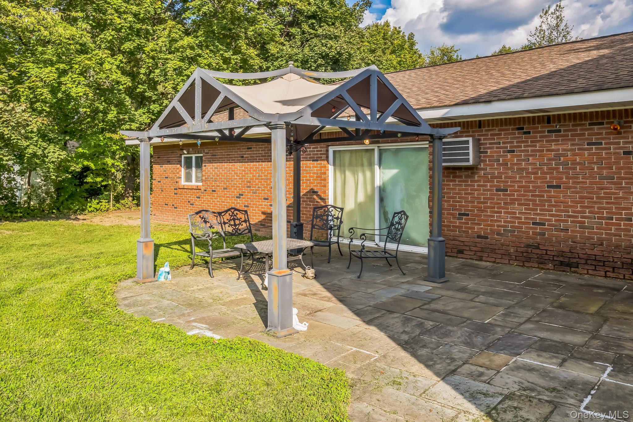 24 New Road, Milton, NY 12547