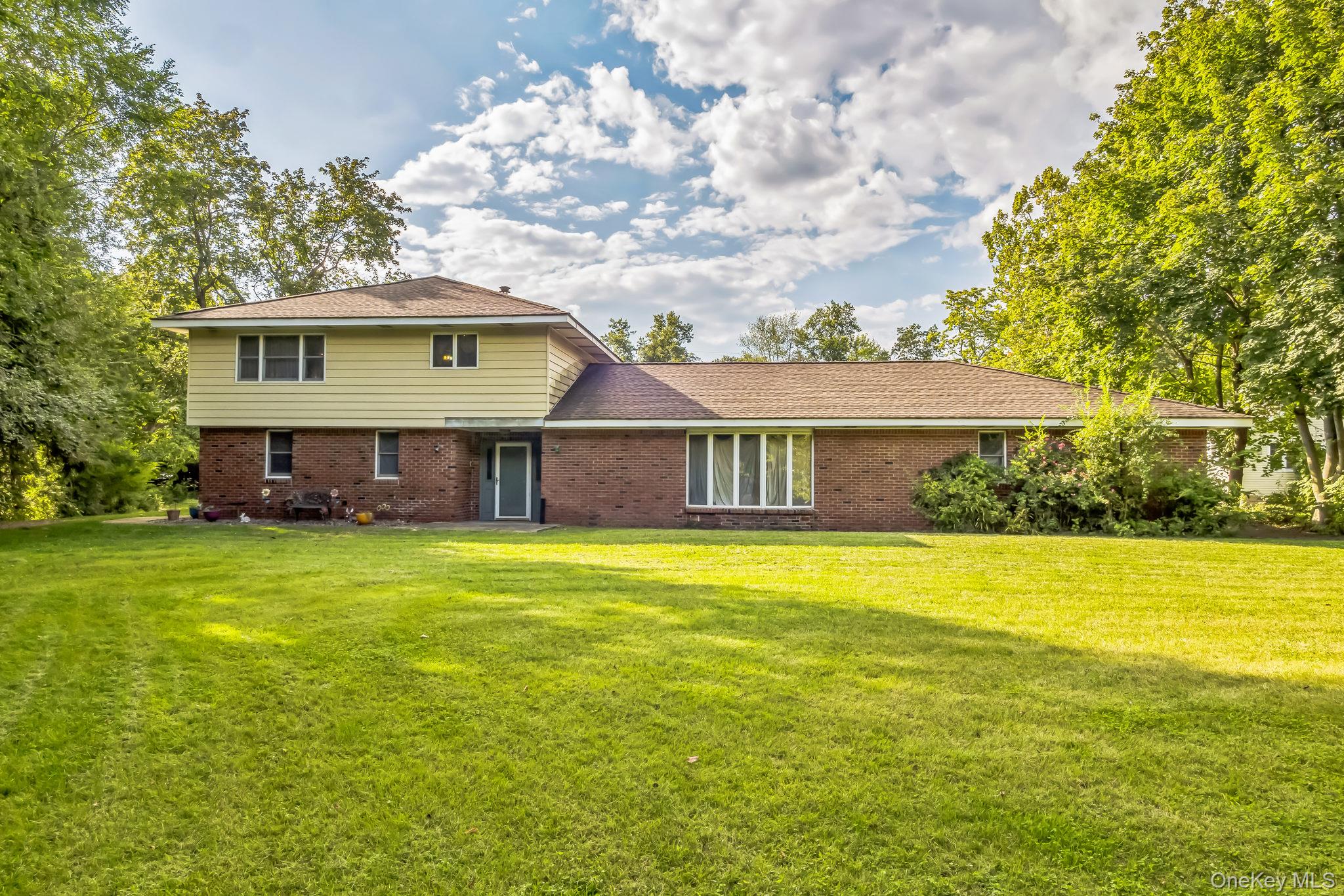 24 New Road, Milton, NY 12547