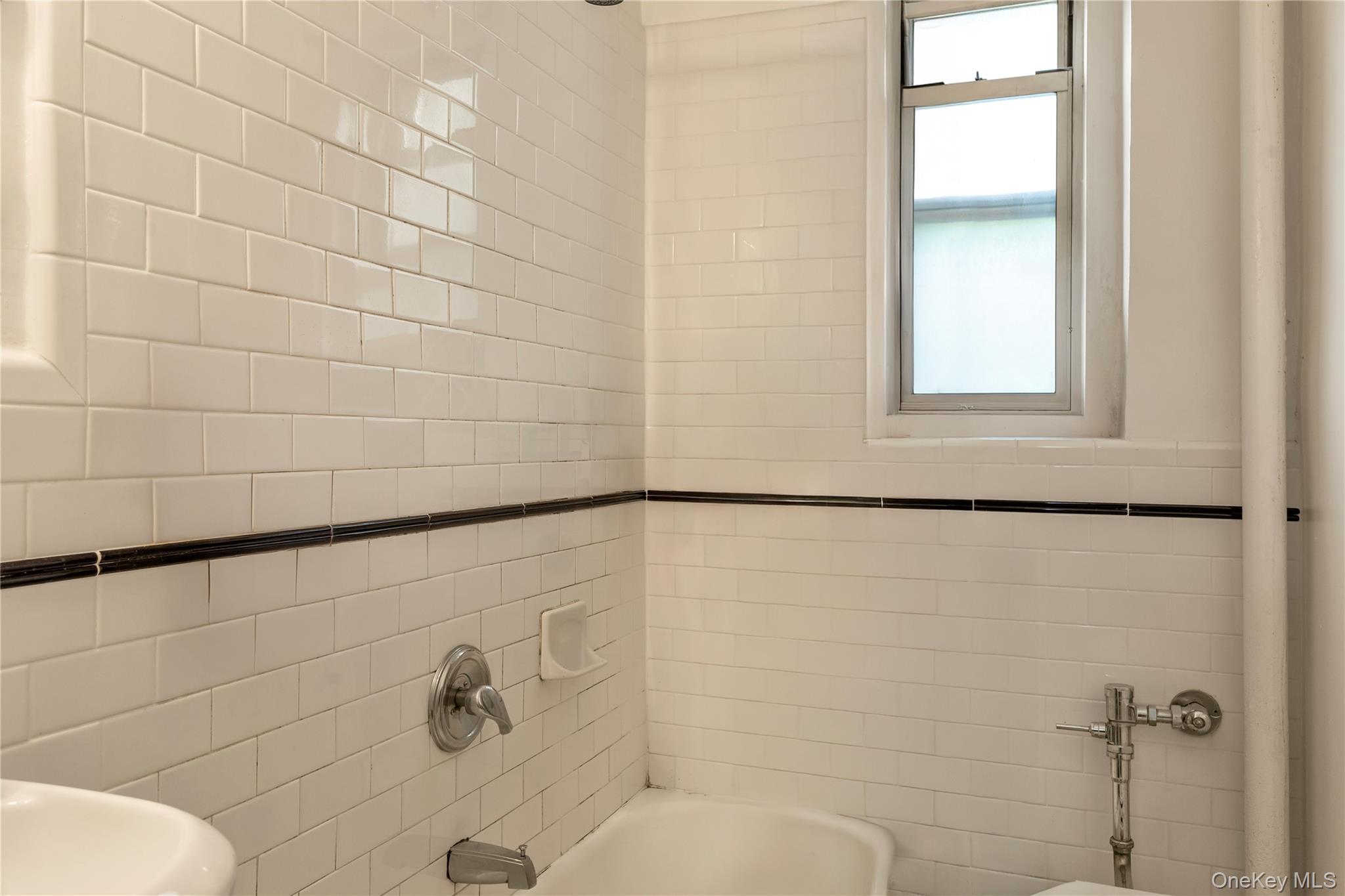 79-01 35th Avenue # 2B, Jackson Heights, NY 11372