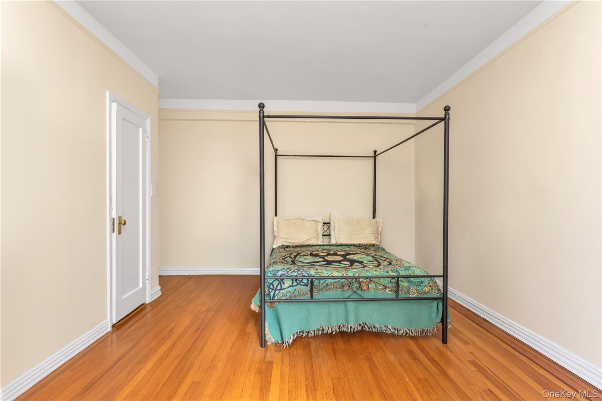 79-01 35th Avenue # 2B, Jackson Heights, NY 11372