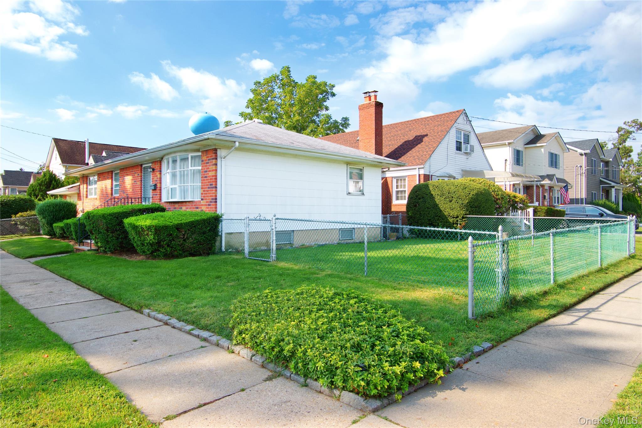 217 Wellington Road S, Garden City South, NY 11530