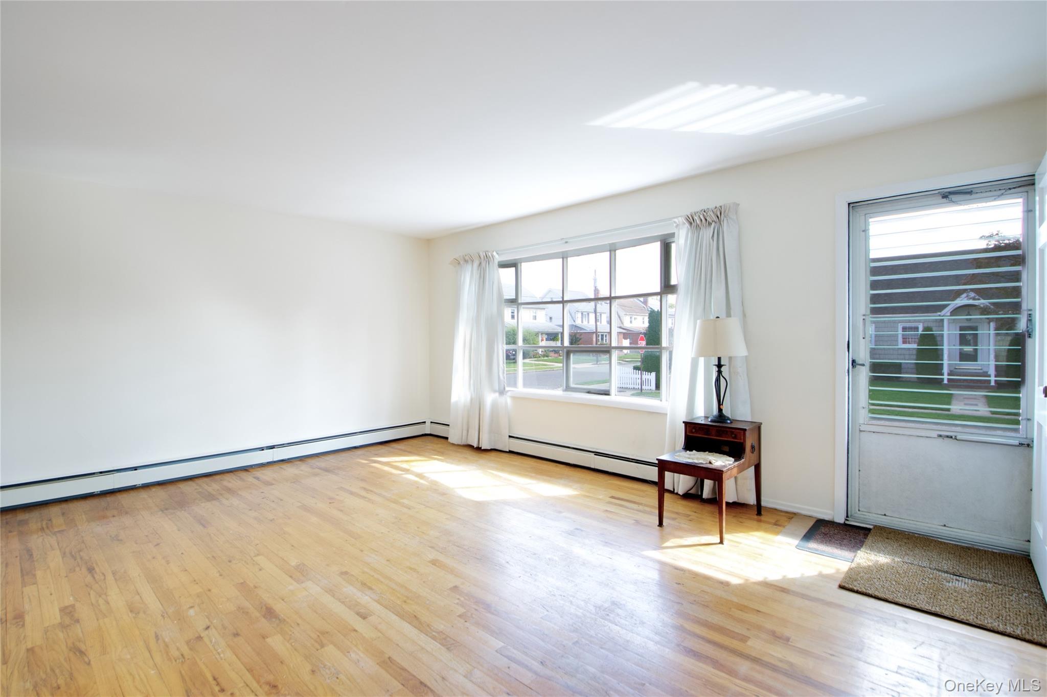 217 Wellington Road S, Garden City South, NY 11530