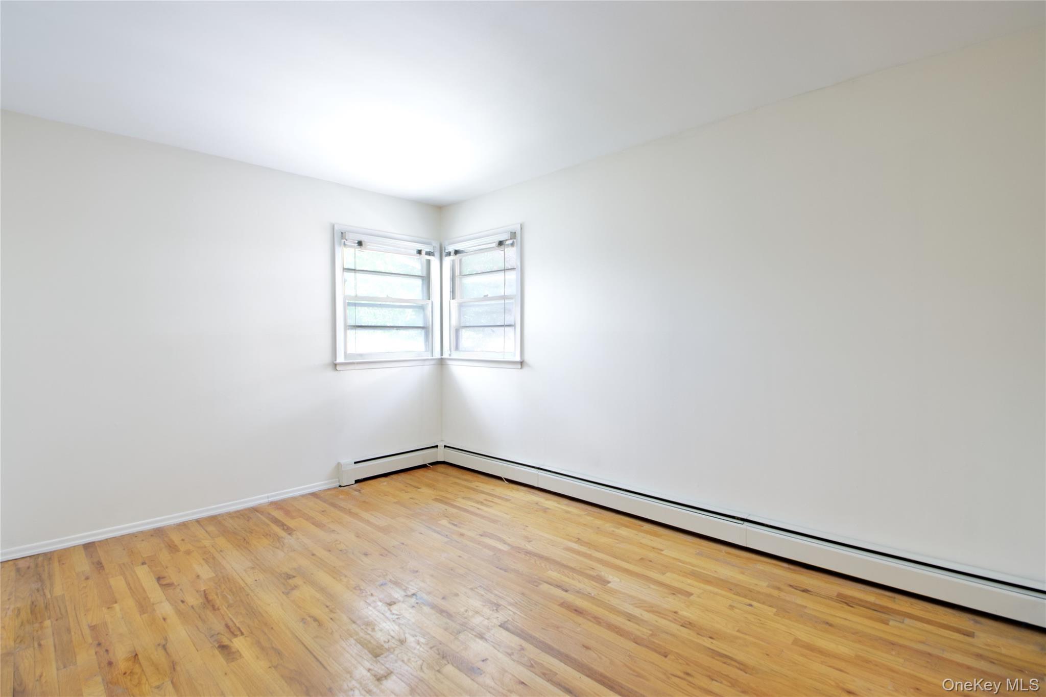 217 Wellington Road S, Garden City South, NY 11530