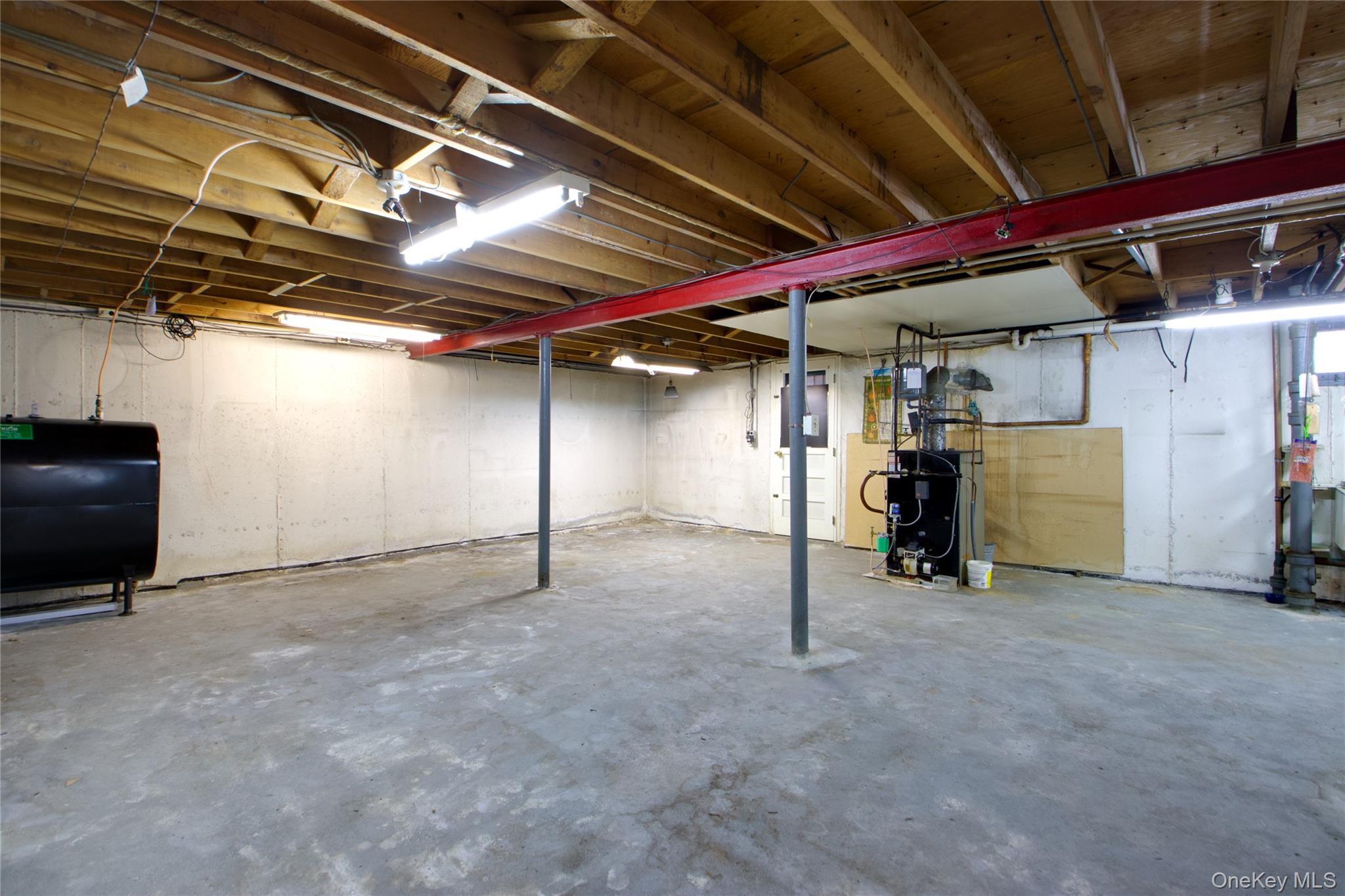 217 Wellington Road S, Garden City South, NY 11530